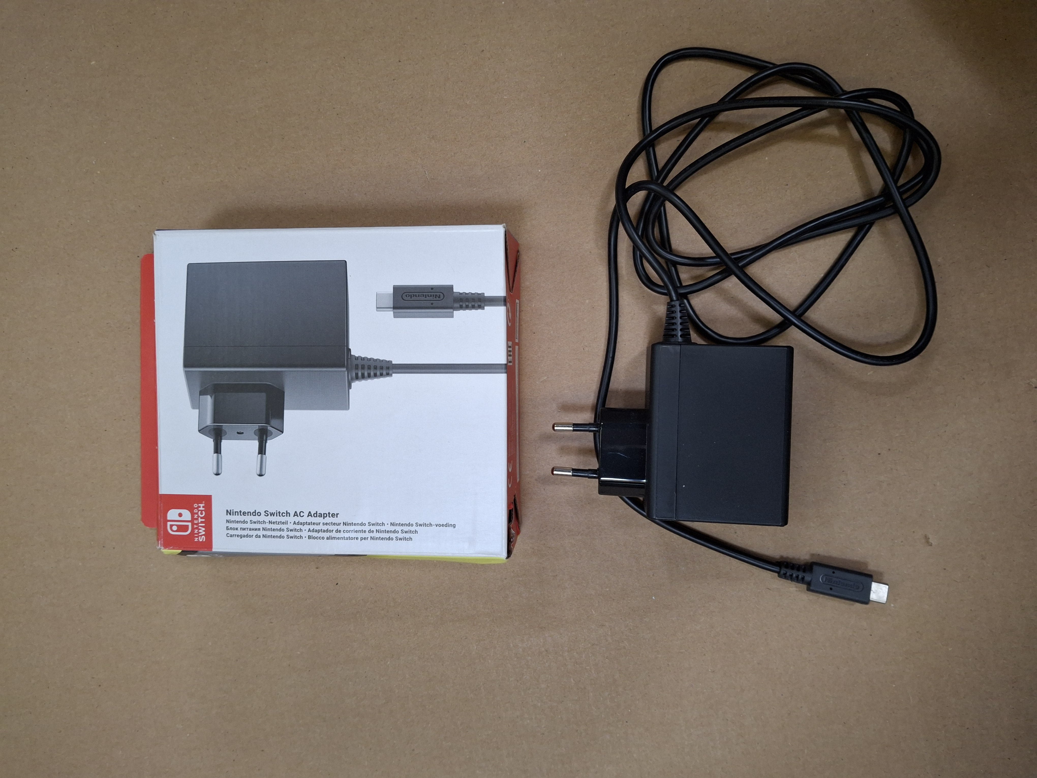 OUTLET - Ładowarka NINTENDO Switch
