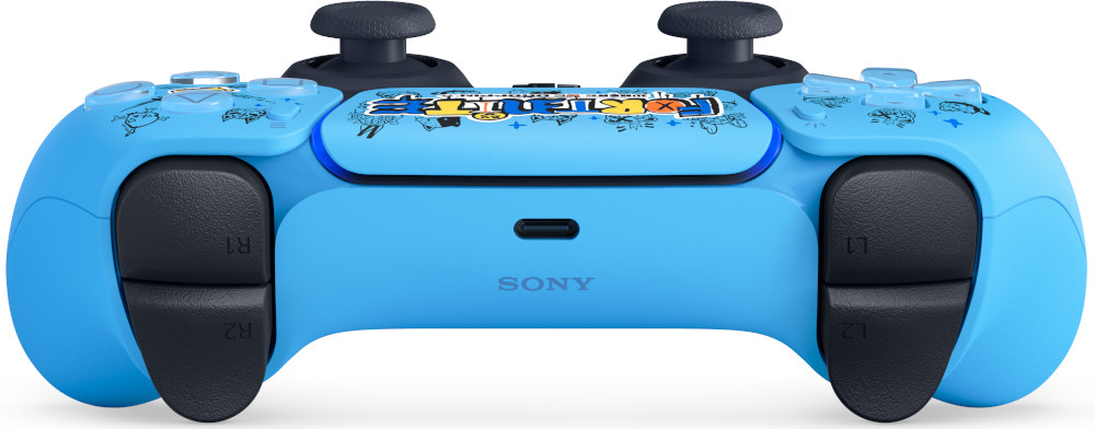 Blauwe en zwarte PlayStation 5-controller met knoppen en joysticks.