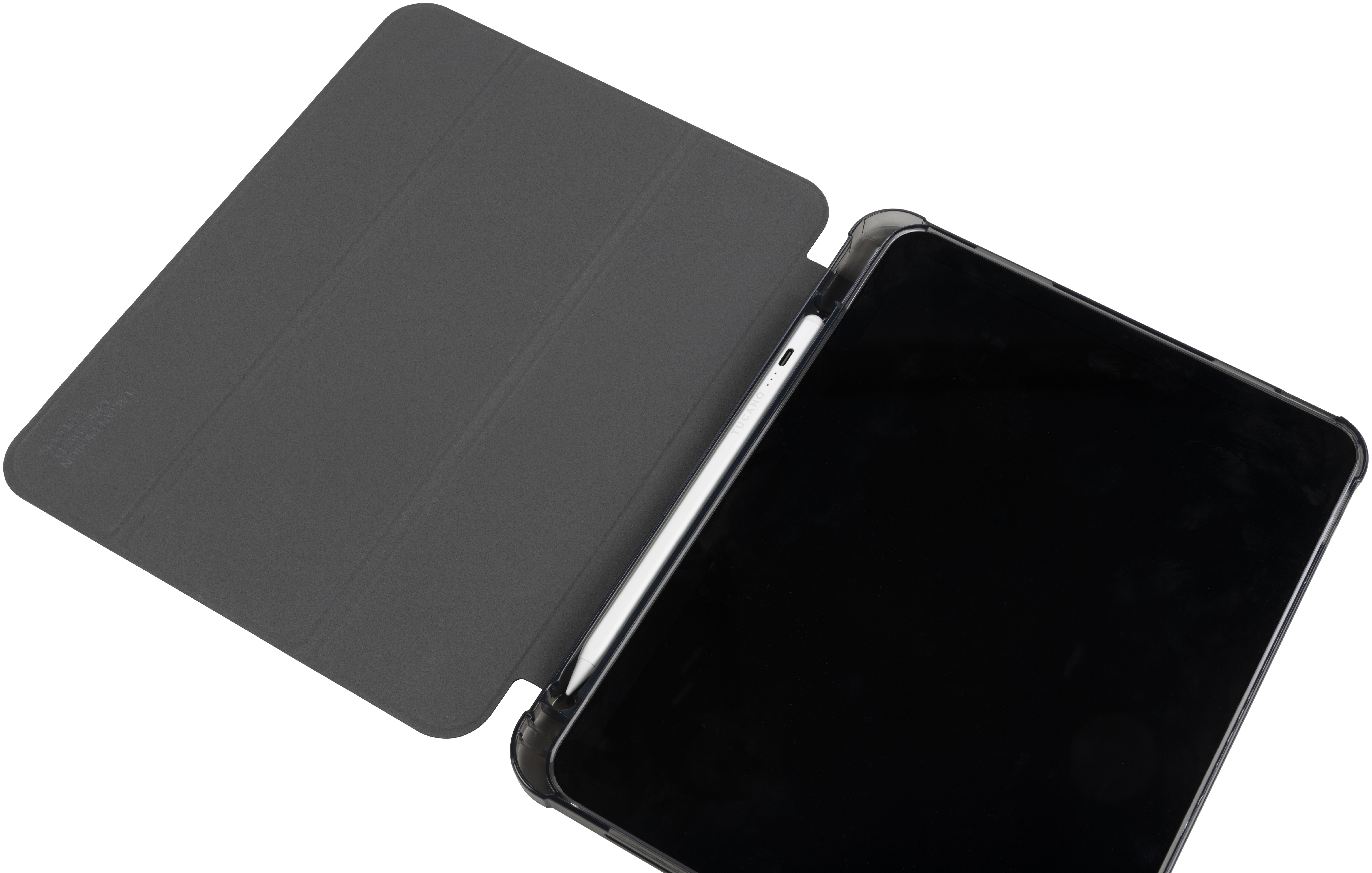 Ein schwarzes Tablet mit einem Stift in einem grauen Etui. Das Etui ist geöffnet. Der Hintergrund ist weiß.