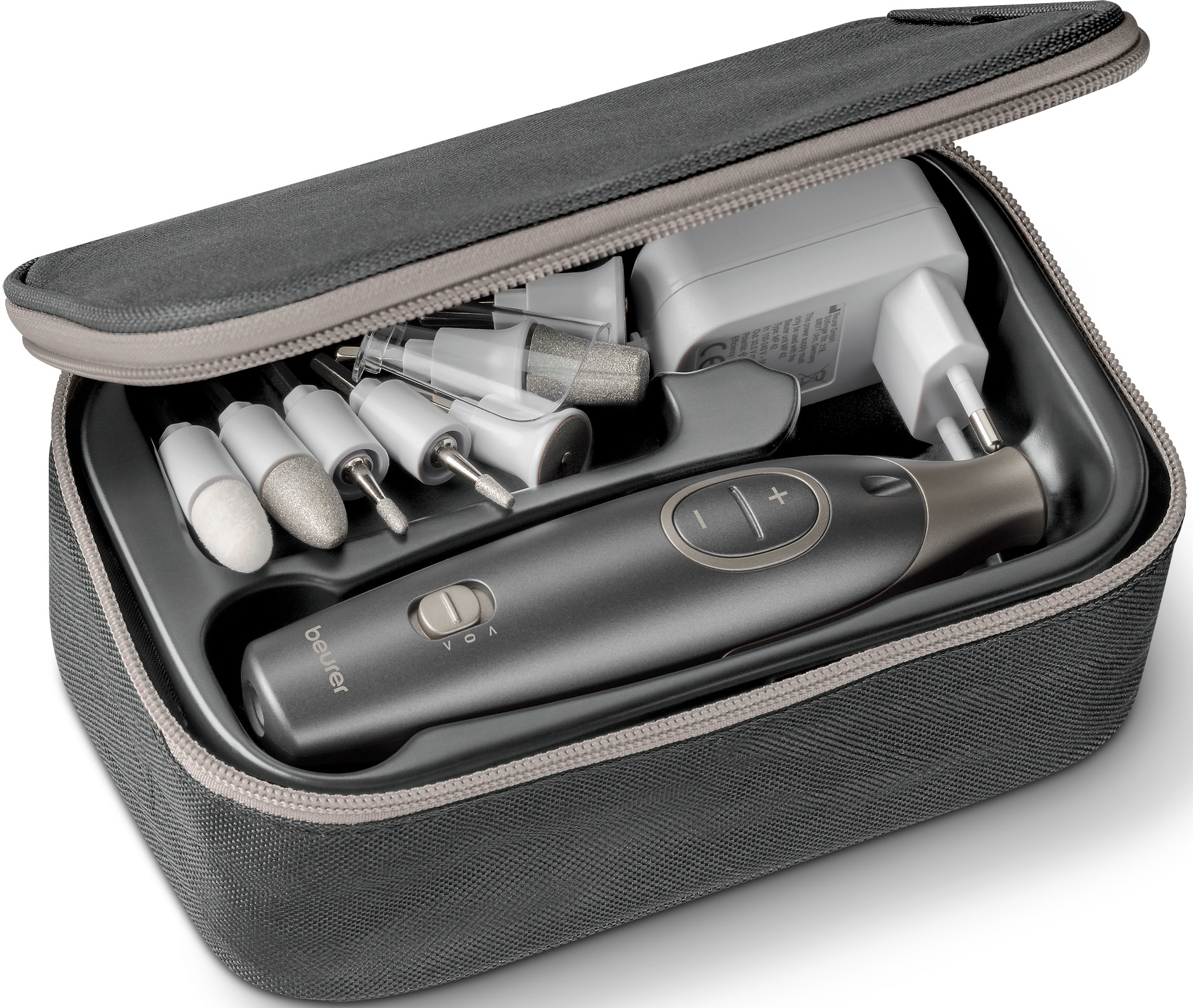Un kit de manucure gris ouvert, révélant un outil, des accessoires et un adaptateur secteur à l'intérieur.