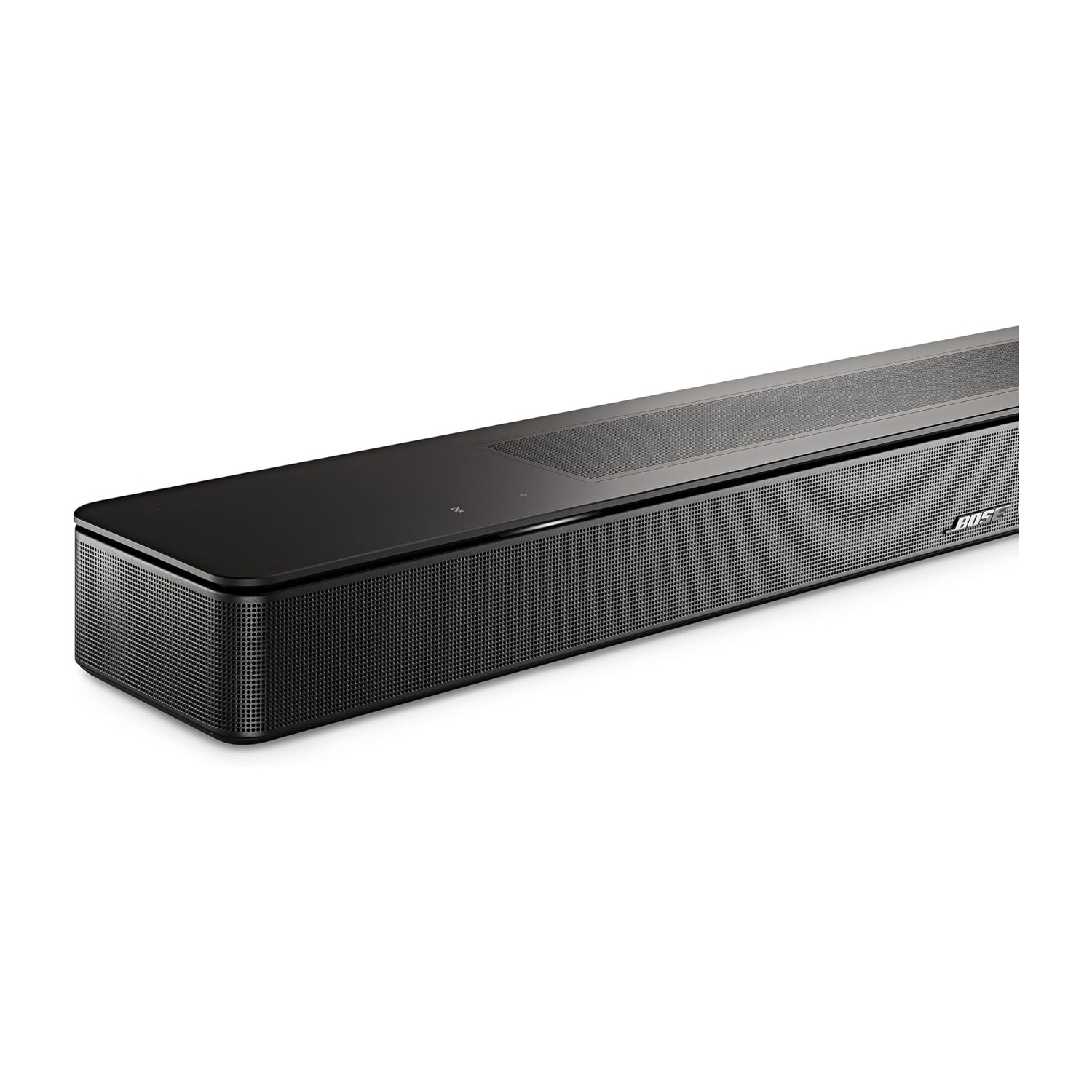 Una soundbar Bose nera, rettangolare con bordi arrotondati, su sfondo bianco, angolata verso sinistra.