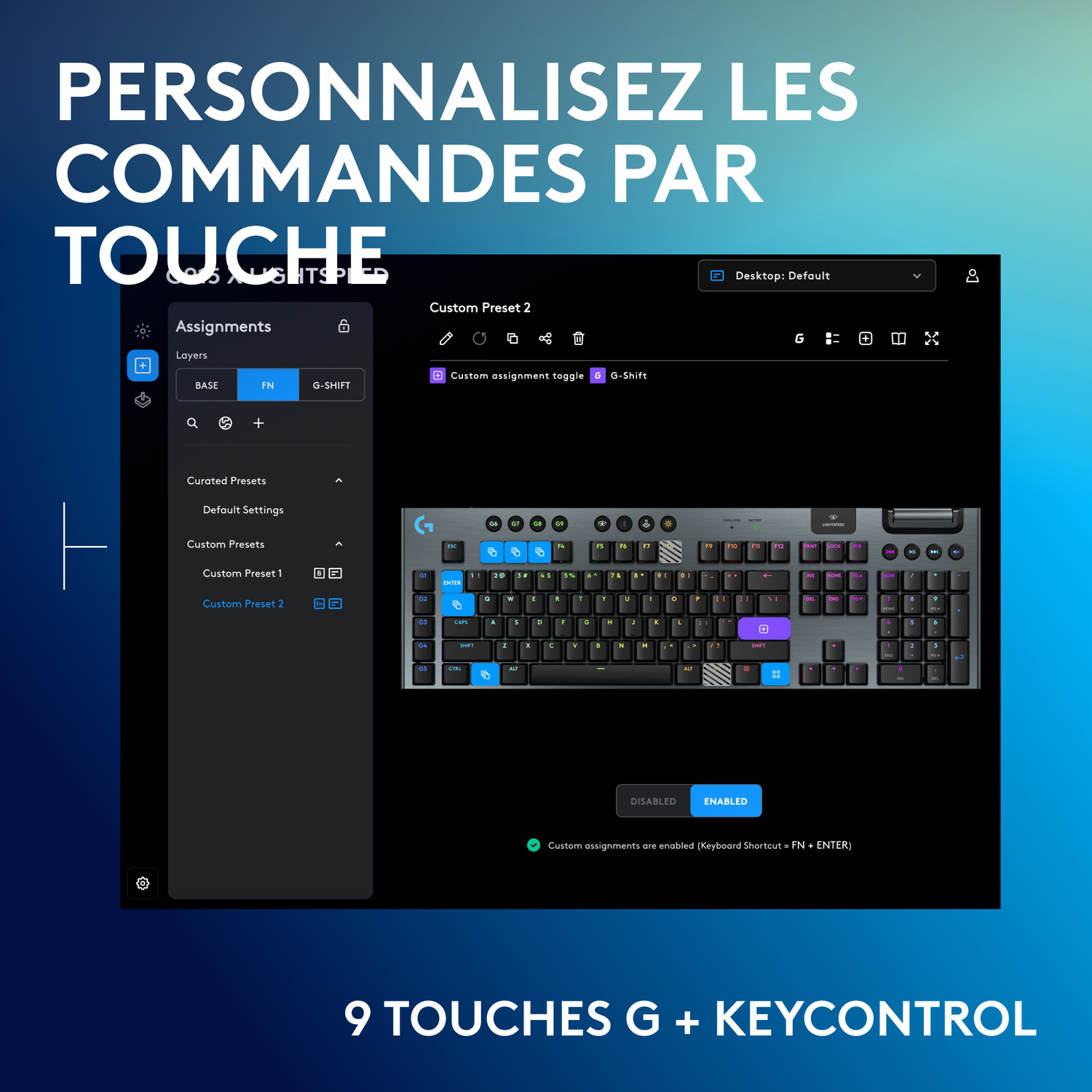 Un clavier avec des touches personnalisables. L'écran affiche l'interface logicielle.