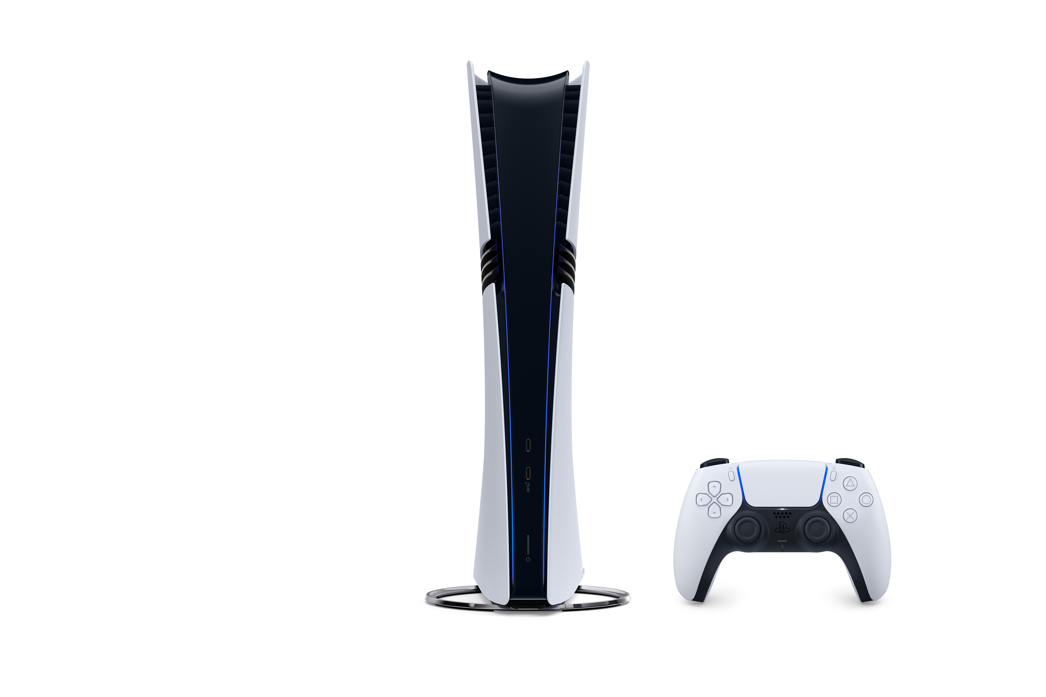 Una consola PlayStation 5 con un mando DualSense, sobre fondo blanco.