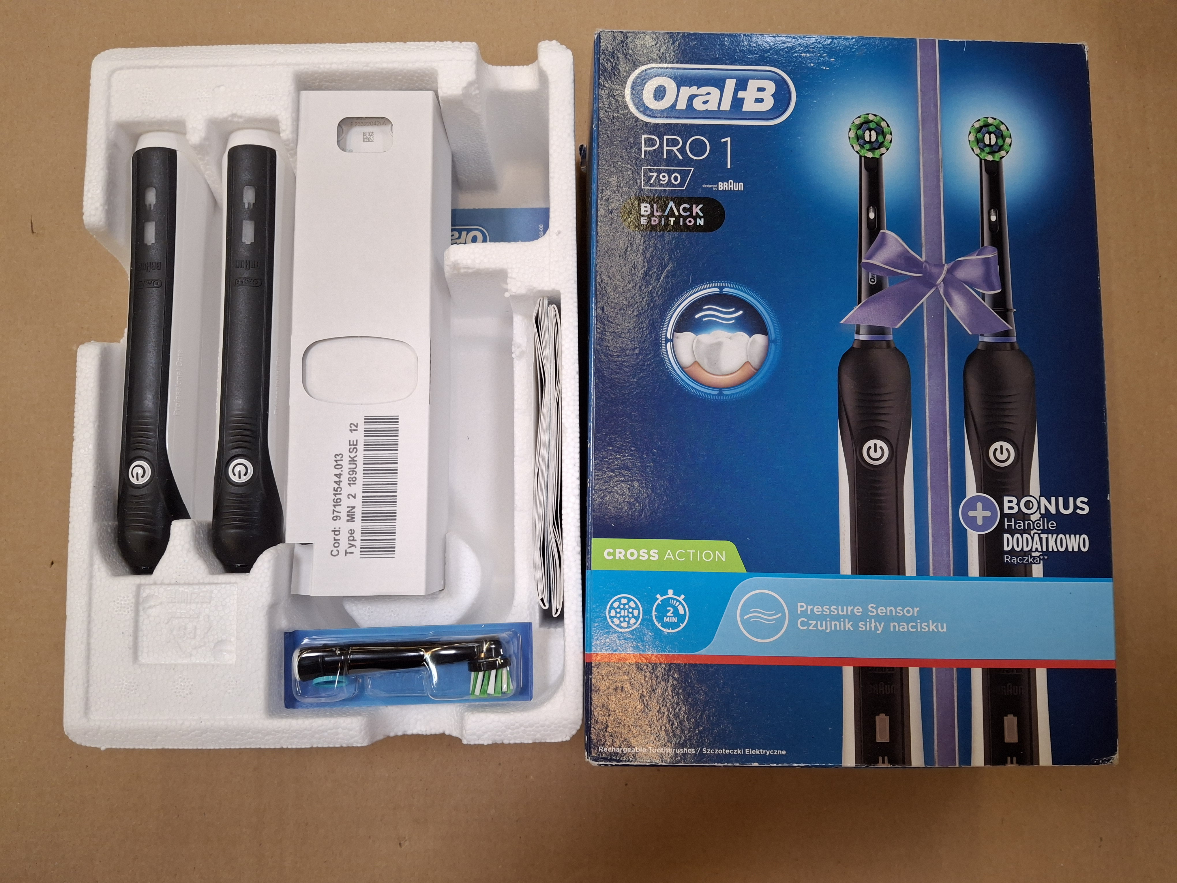 OUTLET - Zestaw szczoteczek elektrycznych do zębów ORAL-B PRO 790