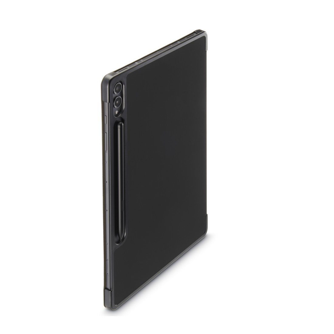 Eine schwarze Tablet-Hülle mit Stiftschacht. Die Hülle ist geschlossen, Rückseite und Seitenprofil.