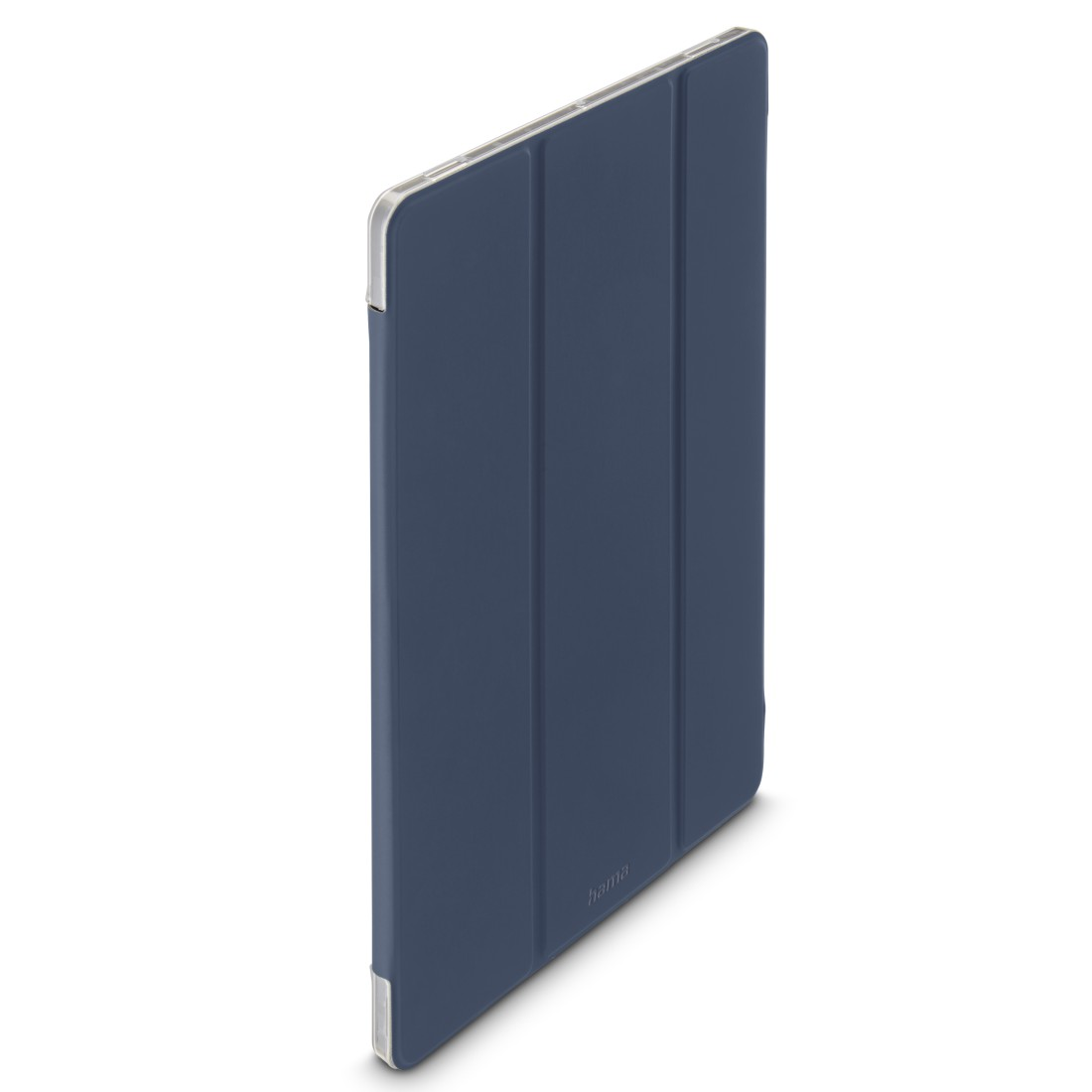 Tablethülle, blau, geschlossen, mit Metallkante. Das Wort "hama" ist aufgedruckt.