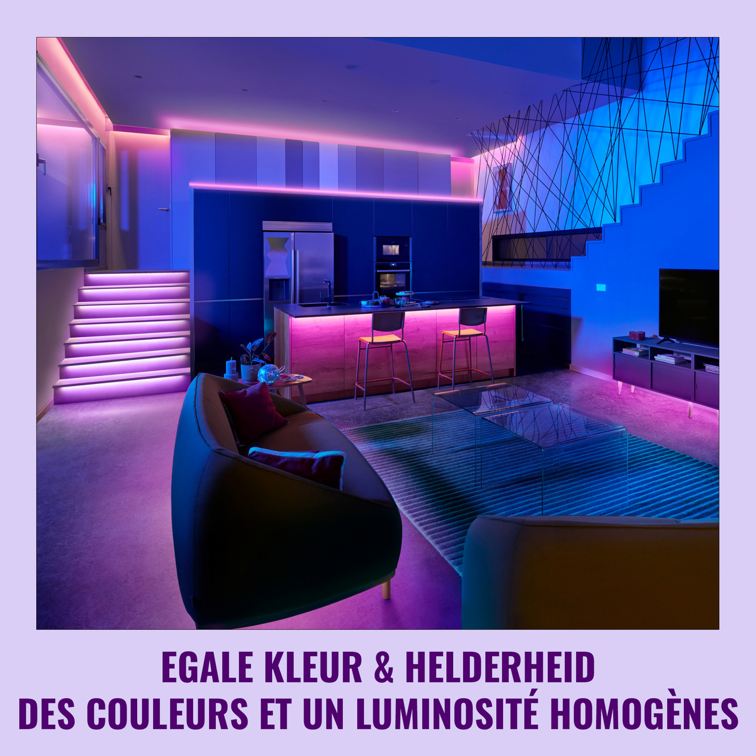 Salon moderne avec éclairage coloré. Le texte 'Egal kleur & Helderheid' est affiché.