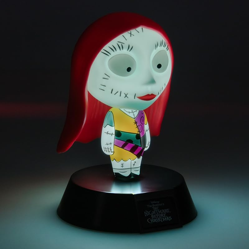 Megvilágított Sally a The Nightmare Before Christmas-ből, fekete alapon.