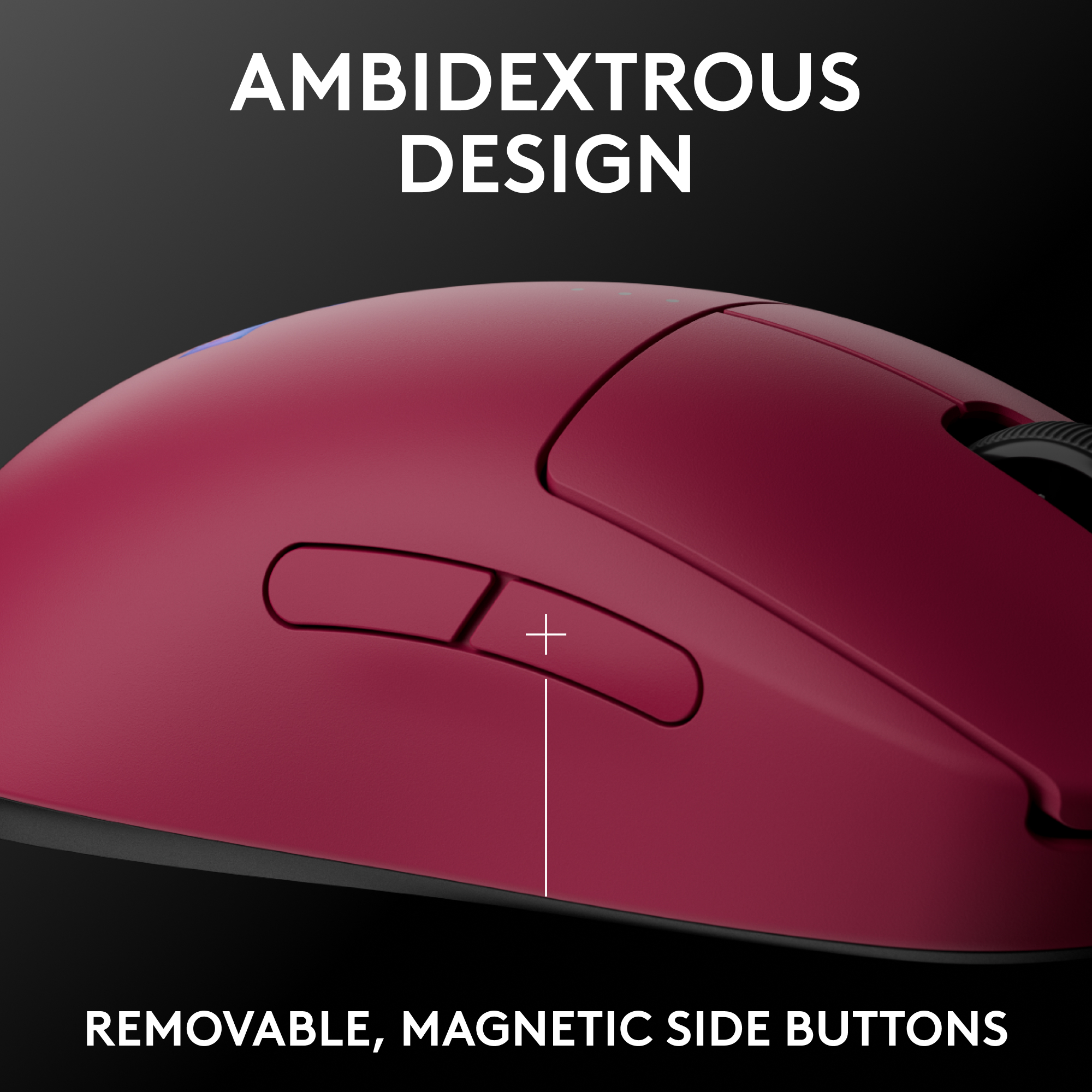 Gros plan sur une souris de jeu rouge avec boutons latéraux amovibles et design ambidextre.