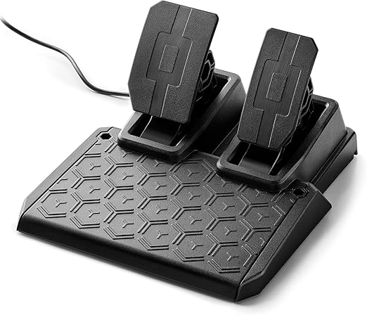 Pedales de juego negros sobre una base estampada, con cable de conexión visible.