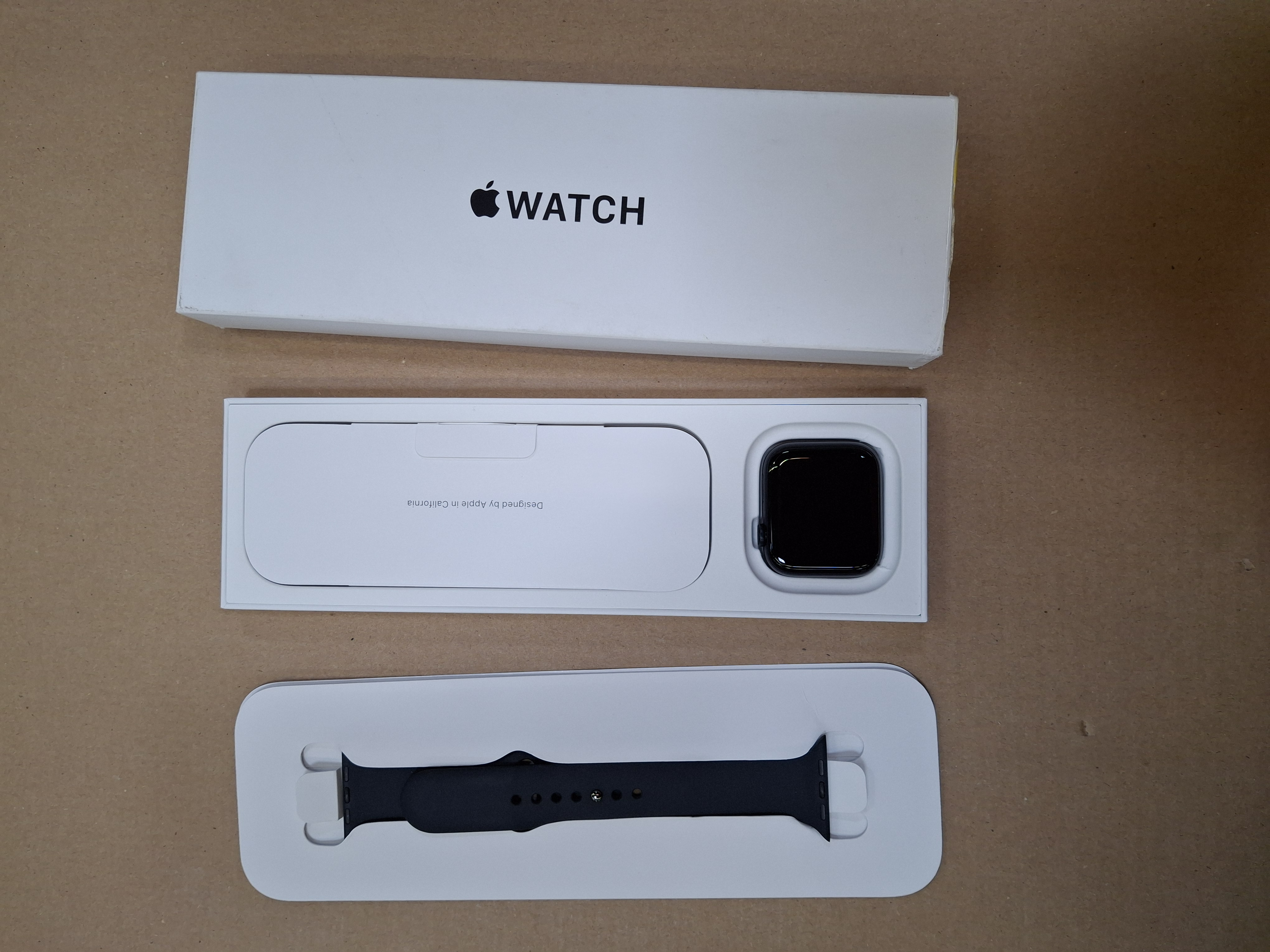 OUTLET - Smartwatch APPLE Watch SE (2 generacji) GPS Koperta 44mm z aluminium w kolorze północy z paskiem sportowym M/L w kolorze północy MRE93QP/A