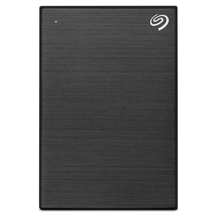 Seagate externe harde schijf, donkergrijs met het Seagate-logo, op een zwarte achtergrond.