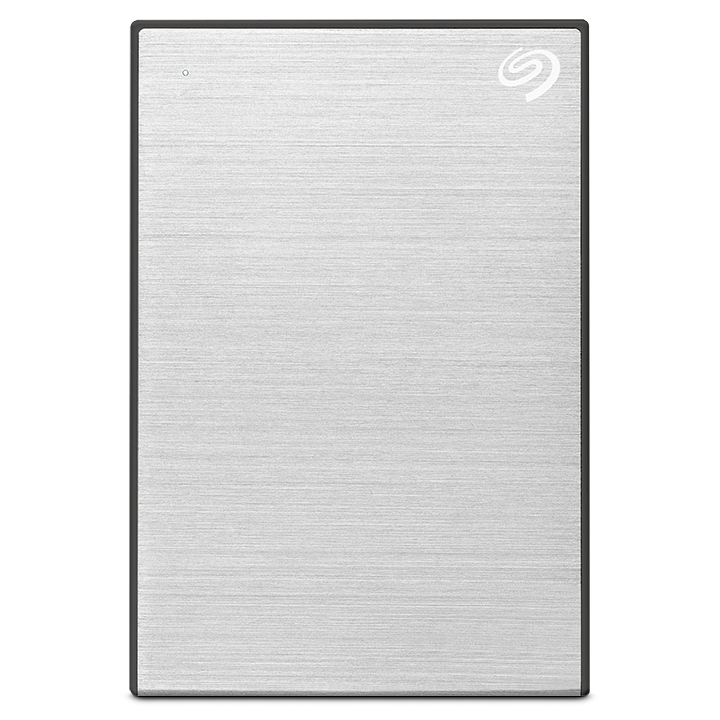 Disque dur externe argenté en métal brossé. Le logo Seagate est visible dans le coin supérieur droit.