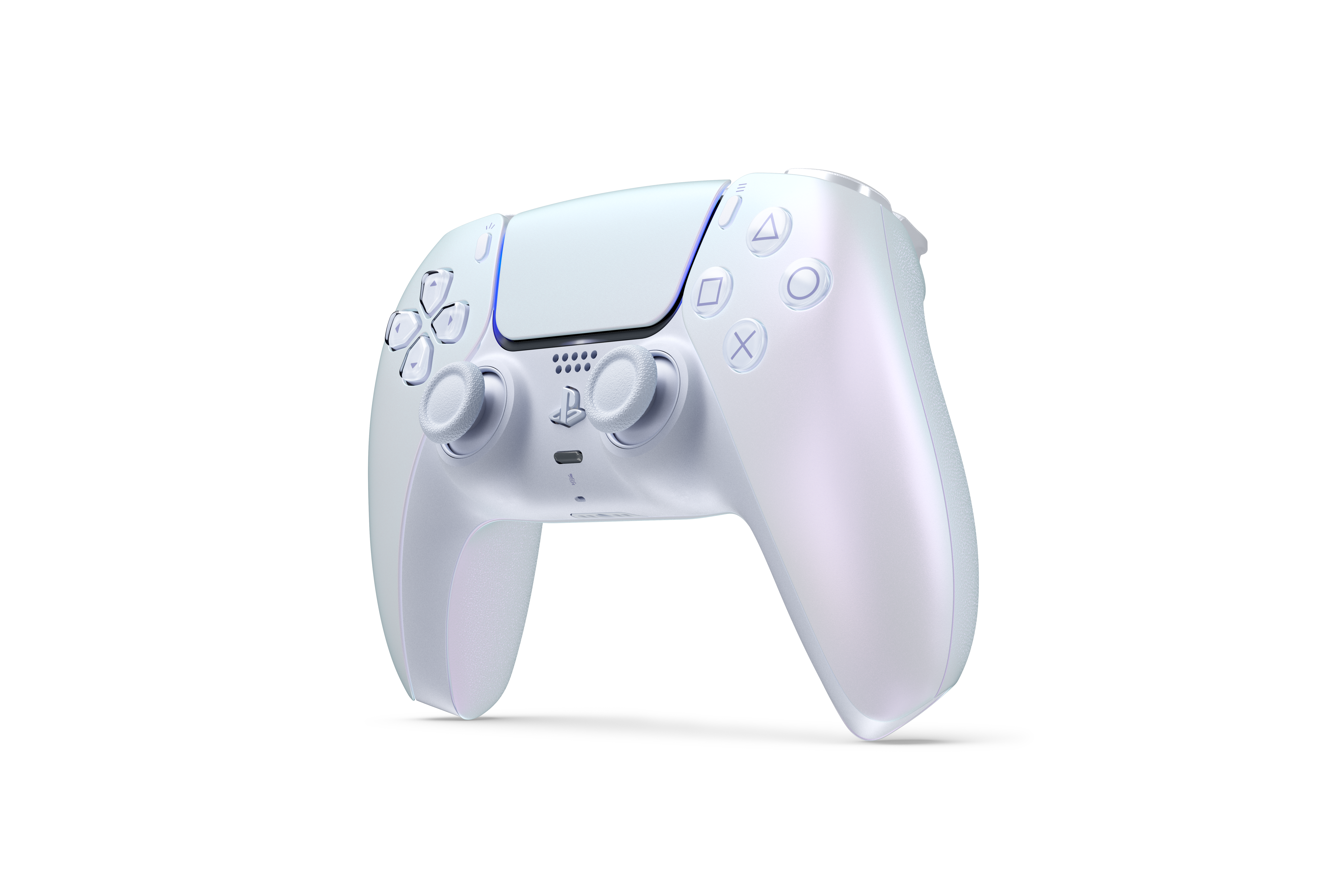 Ein perlmuttfarbener weißer PlayStation 5-Controller auf weißem Hintergrund. Die Tasten umfassen Formen, ein Steuerkreuz und Analogsticks.