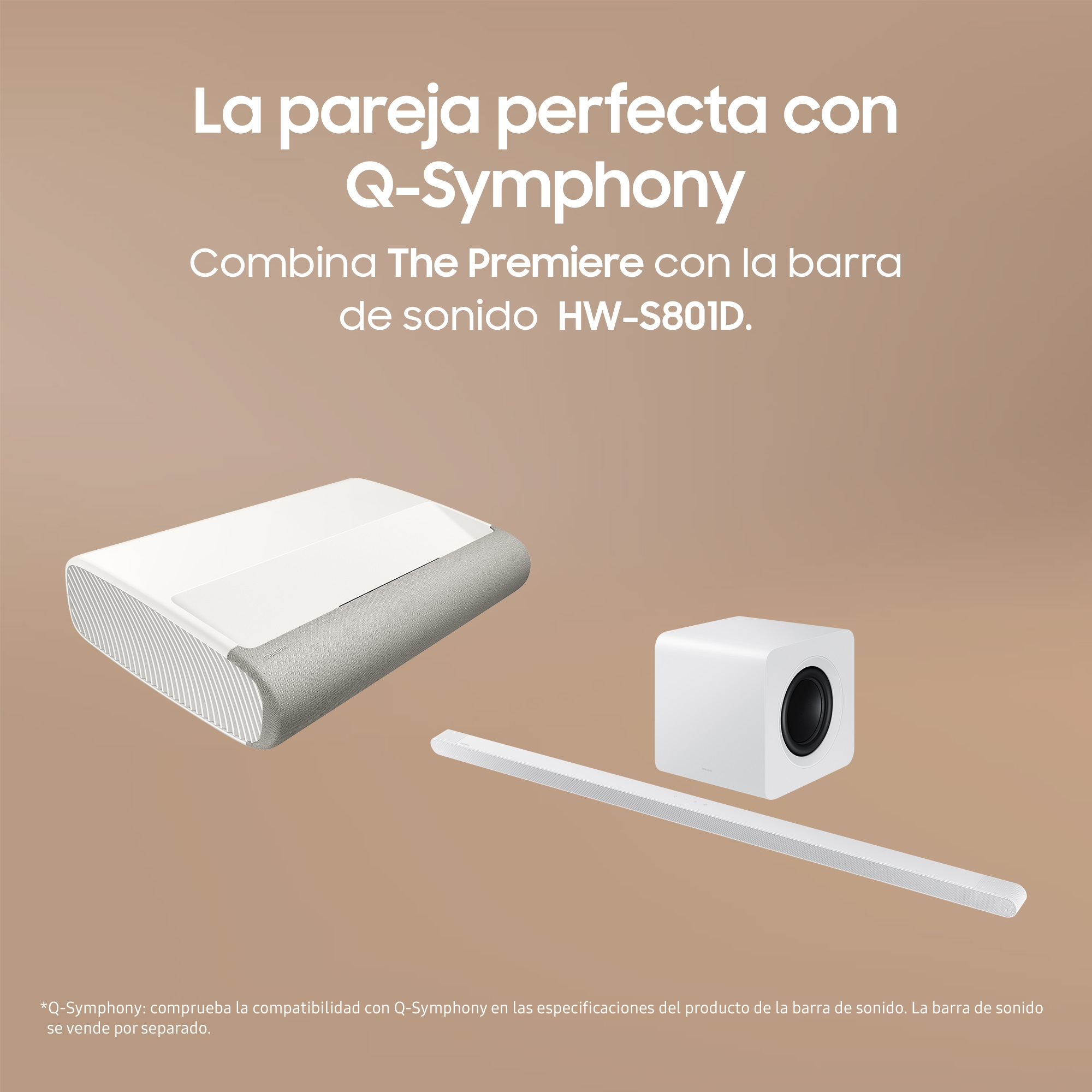 Anuncio con un proyector blanco, altavoces y una barra de sonido con texto en español sobre Q-Symphony.