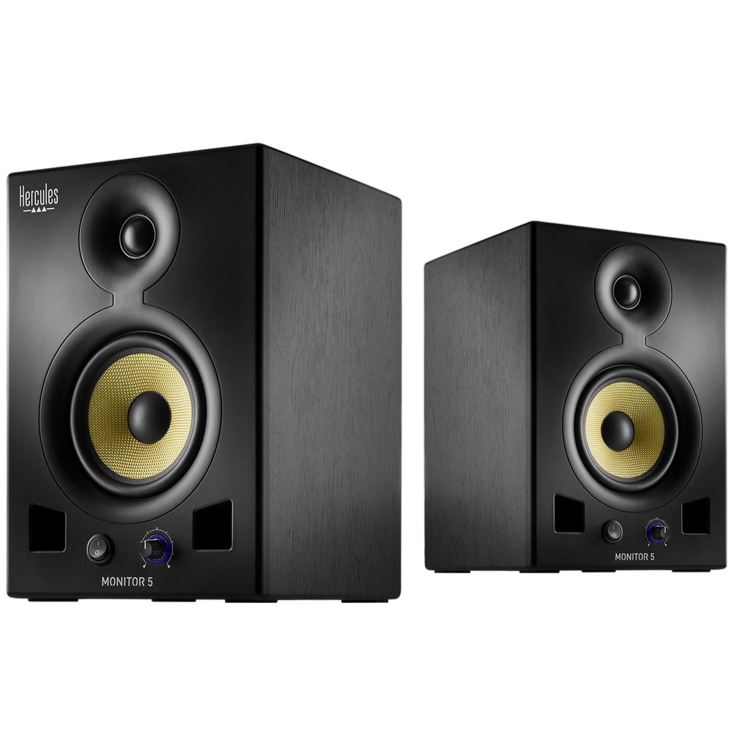 Twee zwarte Hercules Monitor 5 speakers. Elk heeft een gele speaker en bedieningsknoppen. De linker speaker heeft het Hercules logo.