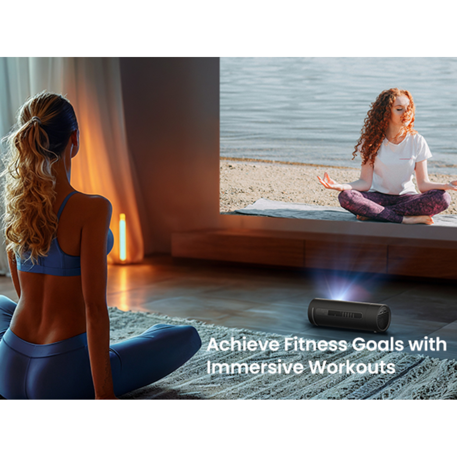Vrouw die yoga doet, geprojecteerde afbeelding van een vrouw op het strand, tekst over fitnessdoelen.