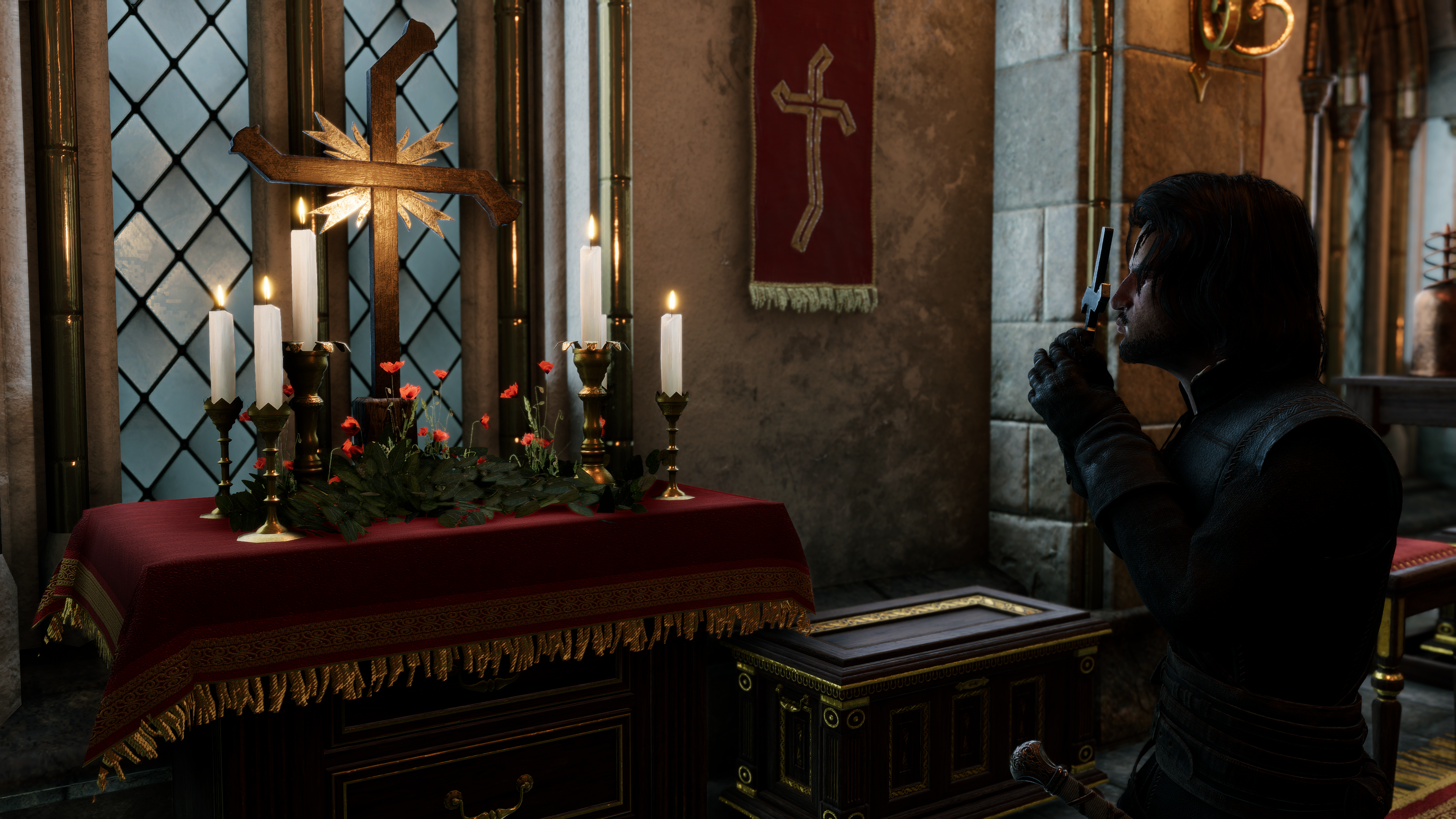 Ein Mann zündet sich in einer Kirche eine Zigarette an, im Vordergrund Kerzen und ein Kreuz.
