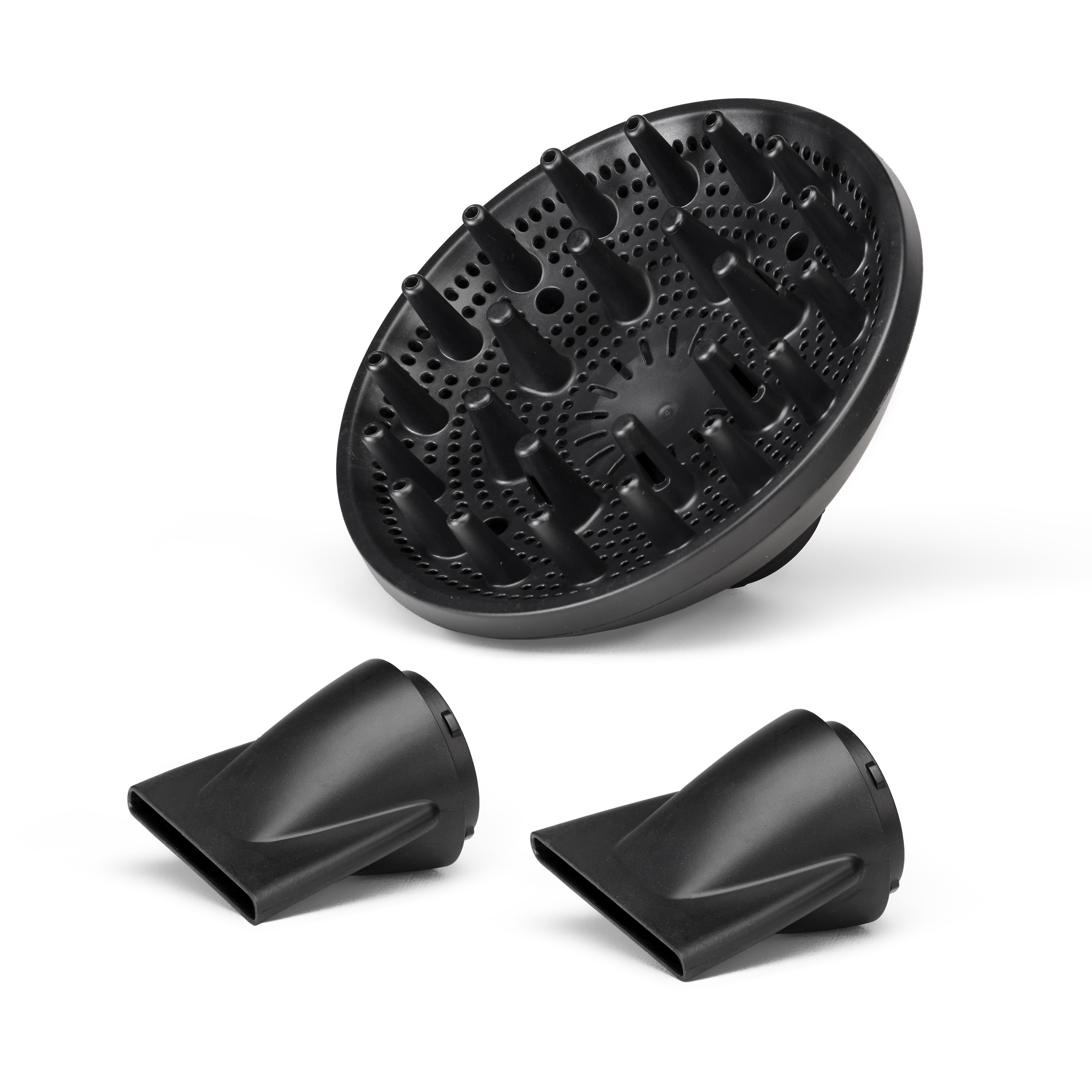 Czarny dyfuzor do suszarki do włosów i dwie dysze, na białym tle.