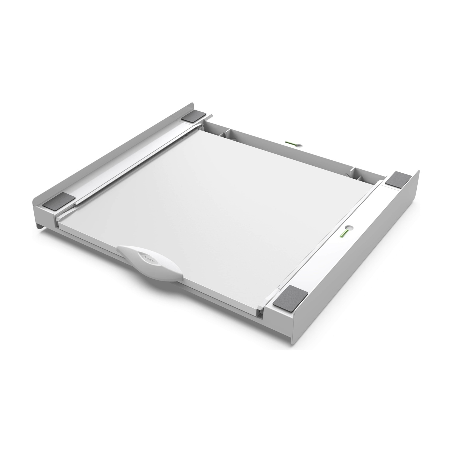 Un elettrodomestico bianco, rettangolare con una superficie piana. È posto su uno sfondo bianco.