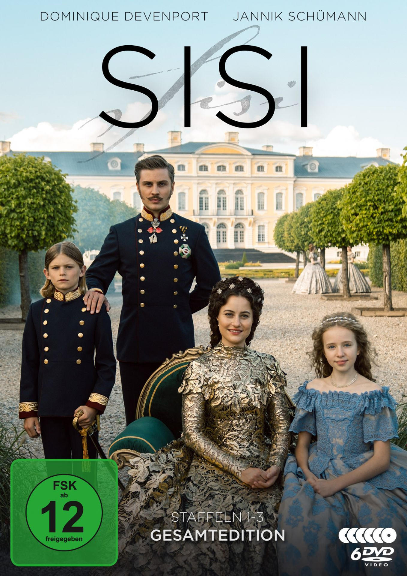 DVD-Cover von Sisi. Zeigt eine Familie in formeller Kleidung vor einem Gebäude.