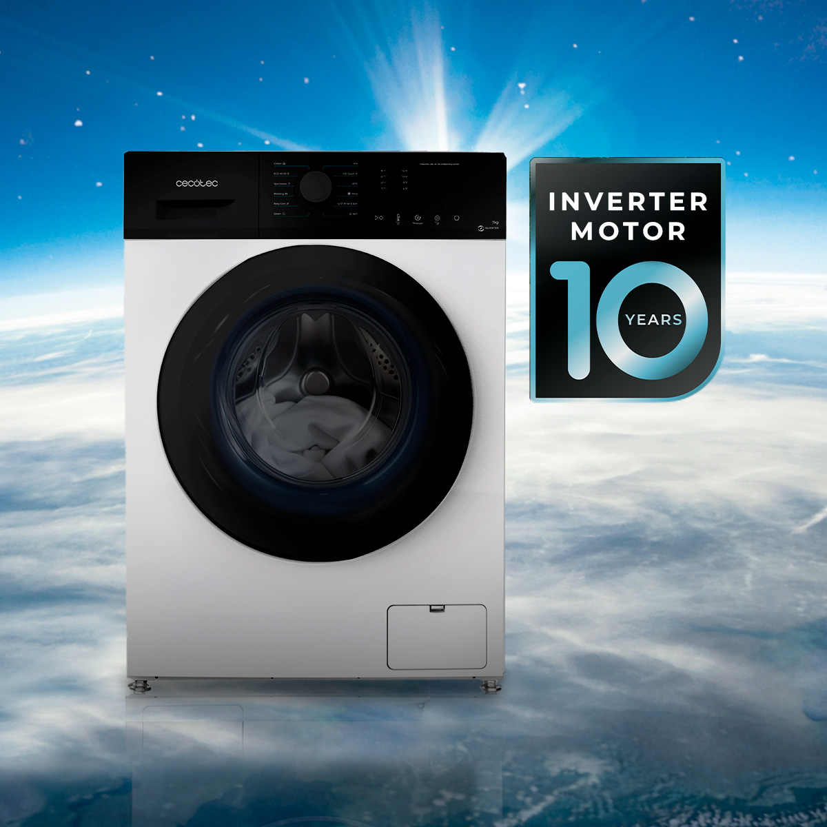 Una lavadora blanca con una pegatina de Motor Inverter.