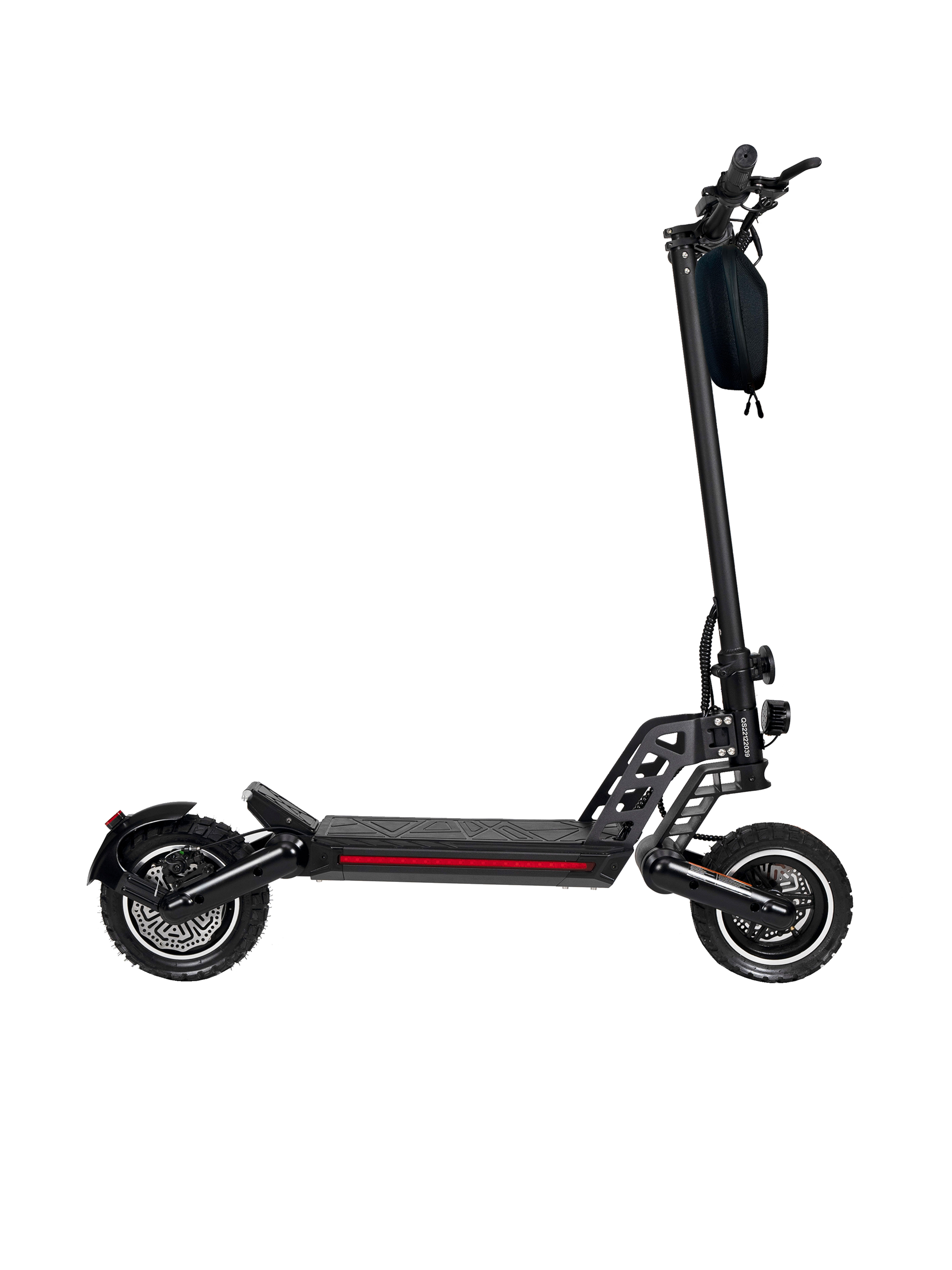 Siyah ve gümüş bir elektrikli scooter, yandan görünüş. Arkasında kırmızı bir ışık var.