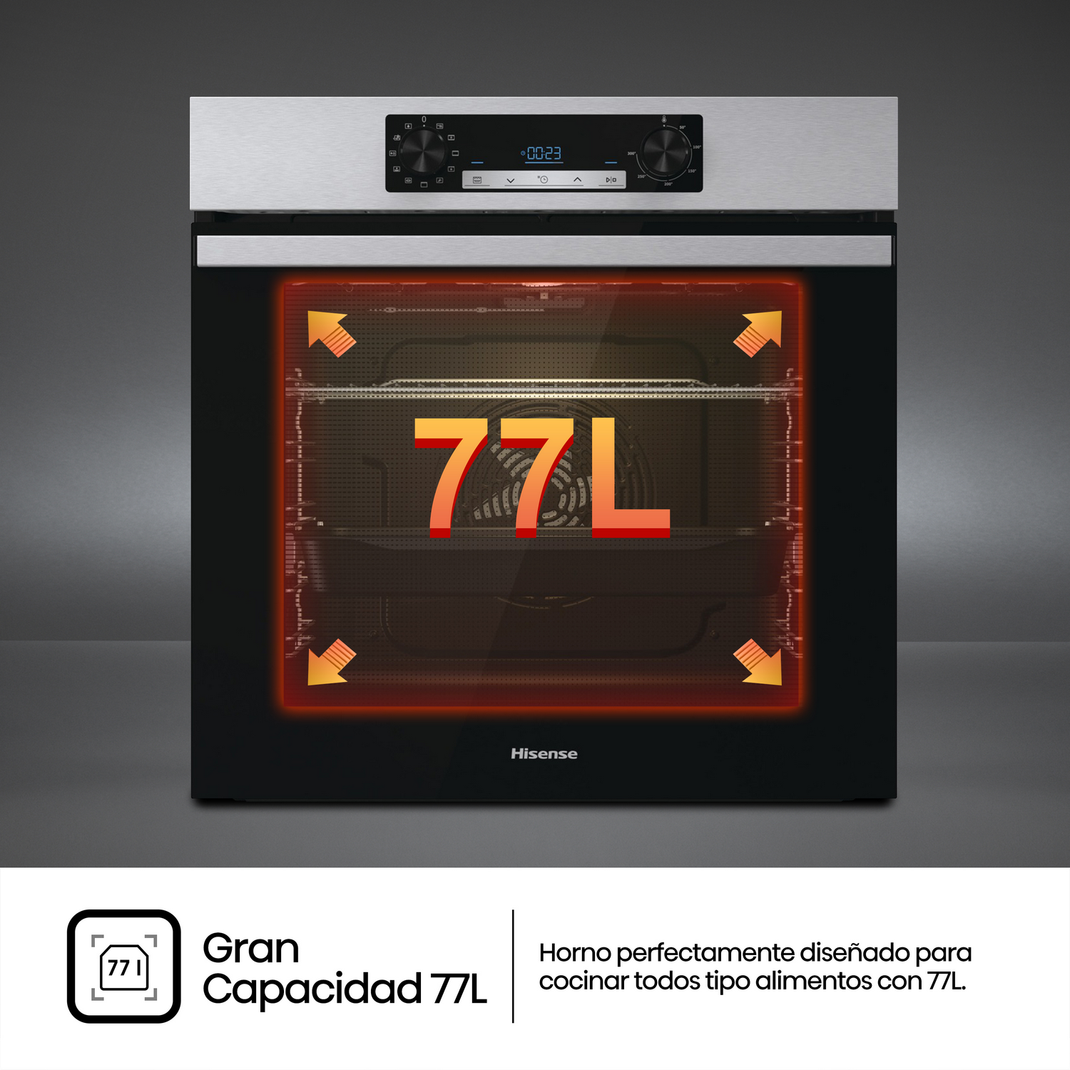 El interior de un horno muestra el número 77L. Tiene un interior completamente negro y un marco plateado.