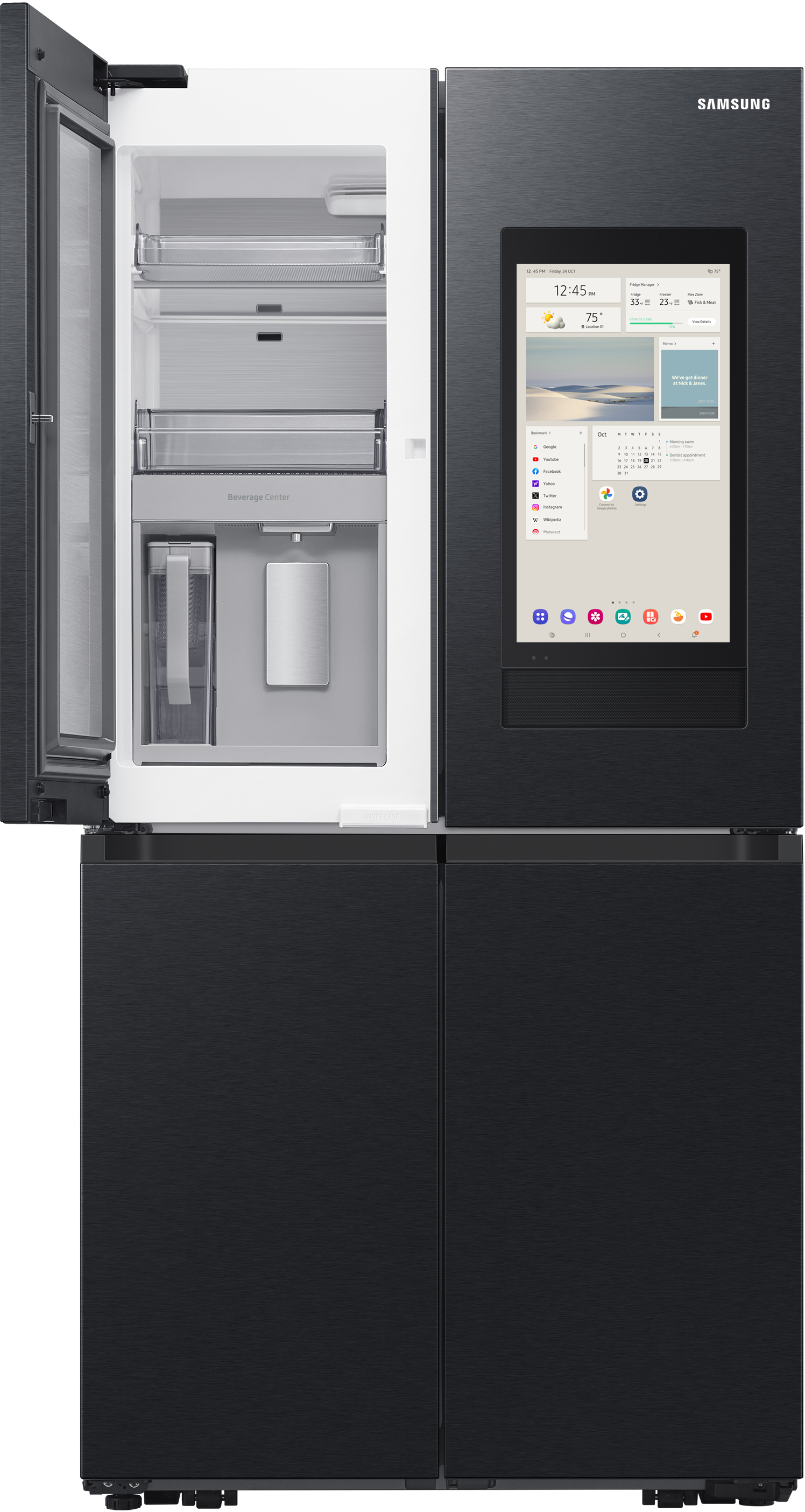 Frigorifero nero con touchscreen sulla porta, con porta aperta che mostra l'interno.