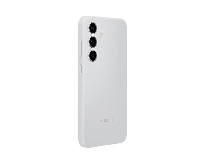 Un teléfono Samsung blanco, con tres cámaras traseras. La parte trasera del teléfono mira al espectador. El fondo es negro.