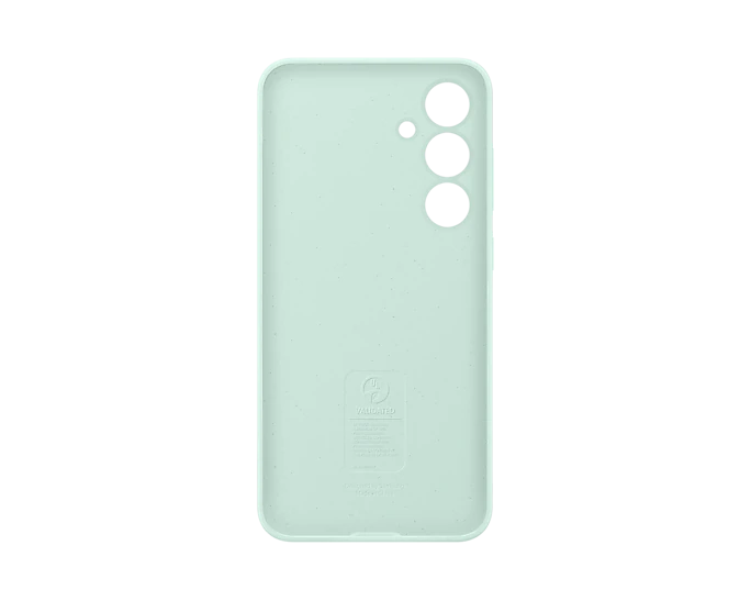 Una funda de teléfono verde claro con recorte de cámara y logotipo de marca en negro.