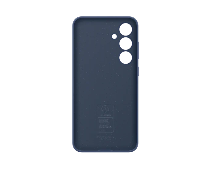 Funda azul oscuro para teléfono sobre fondo negro, vista posterior, con recortes de cámara y logotipo.