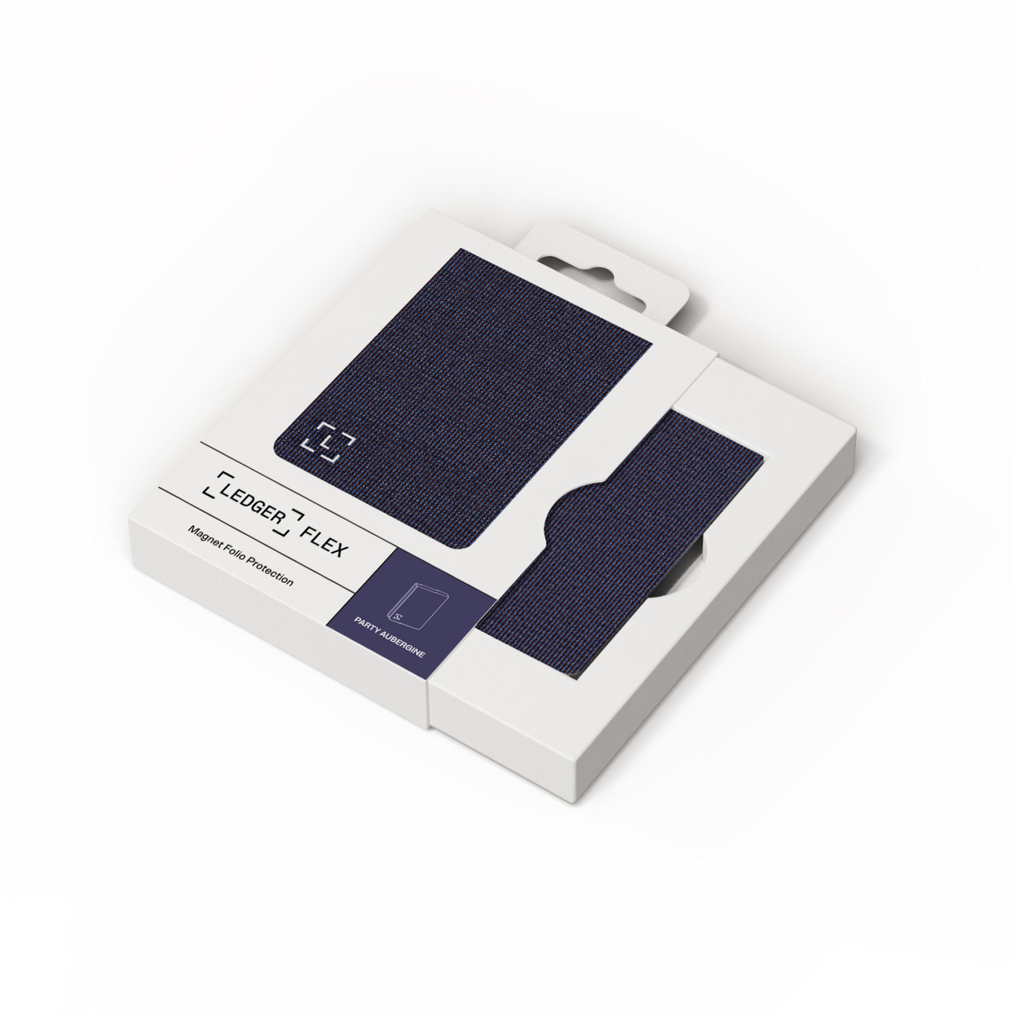 Weiße Box mit einem Ledger Flex Produkt. Marineblaue Karte im Inneren.