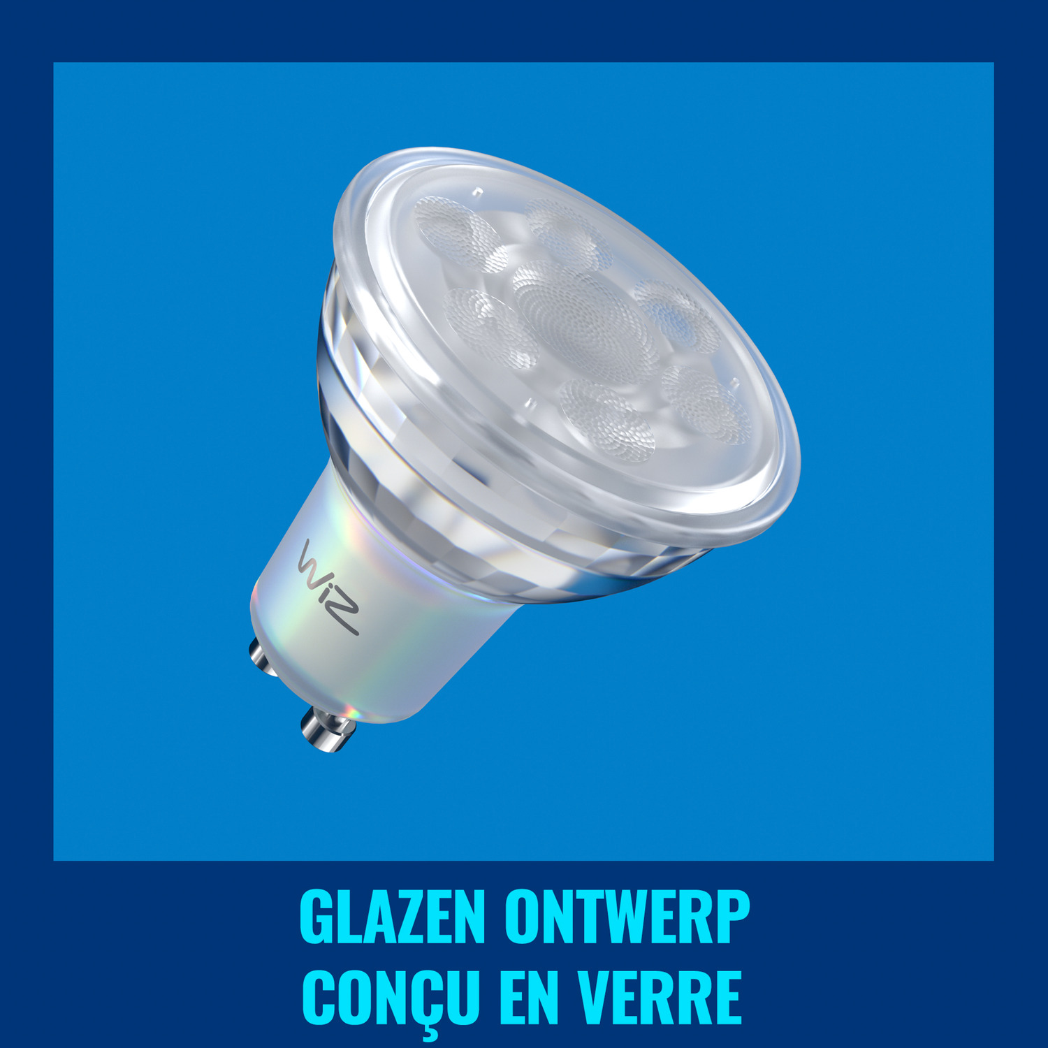 Une ampoule avec un design en verre transparent. Le fond est un carré de couleur bleue.