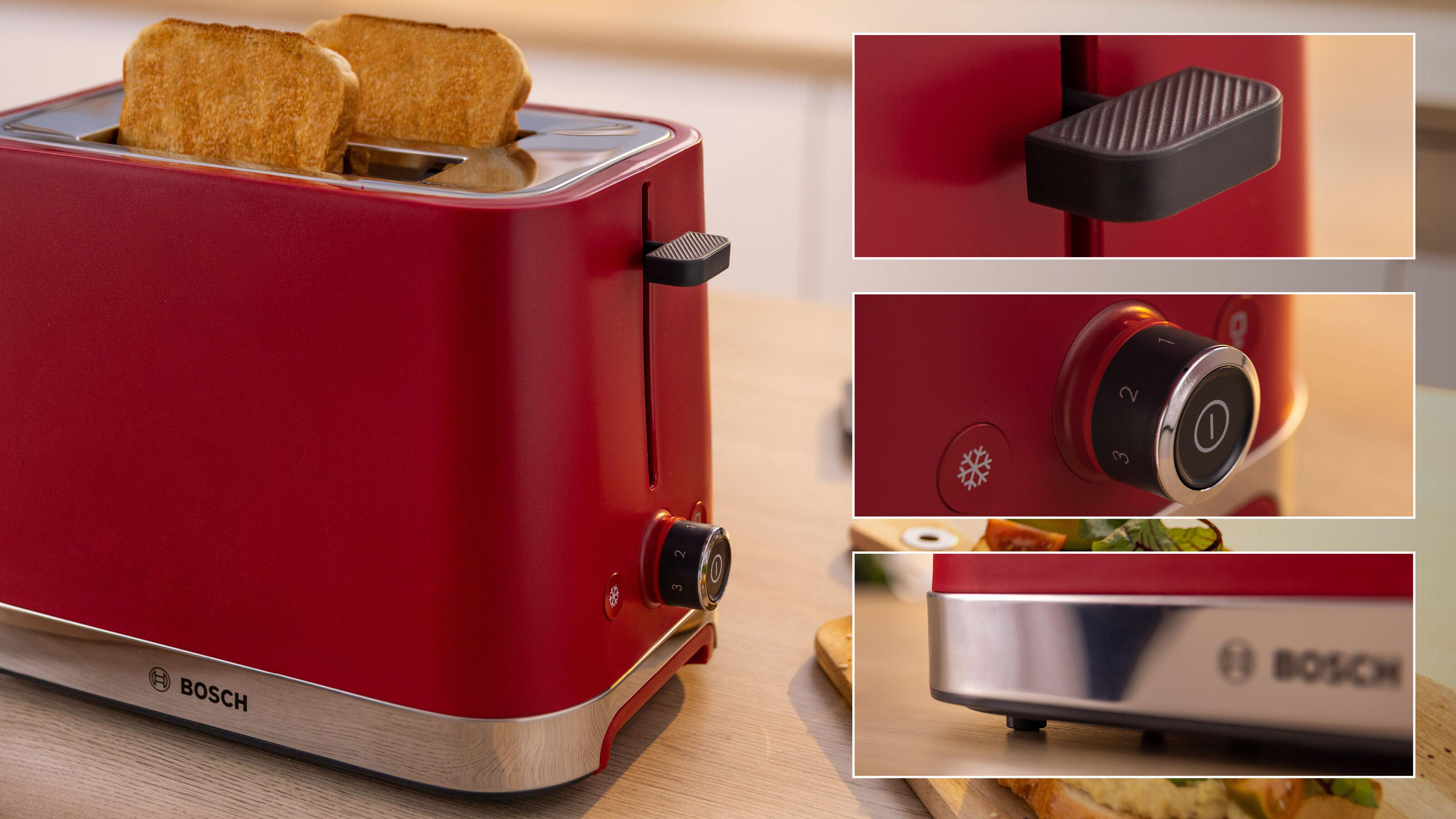 Ein roter Toaster mit Details seiner Funktionen, die in Nahaufnahmen hervorgehoben werden.