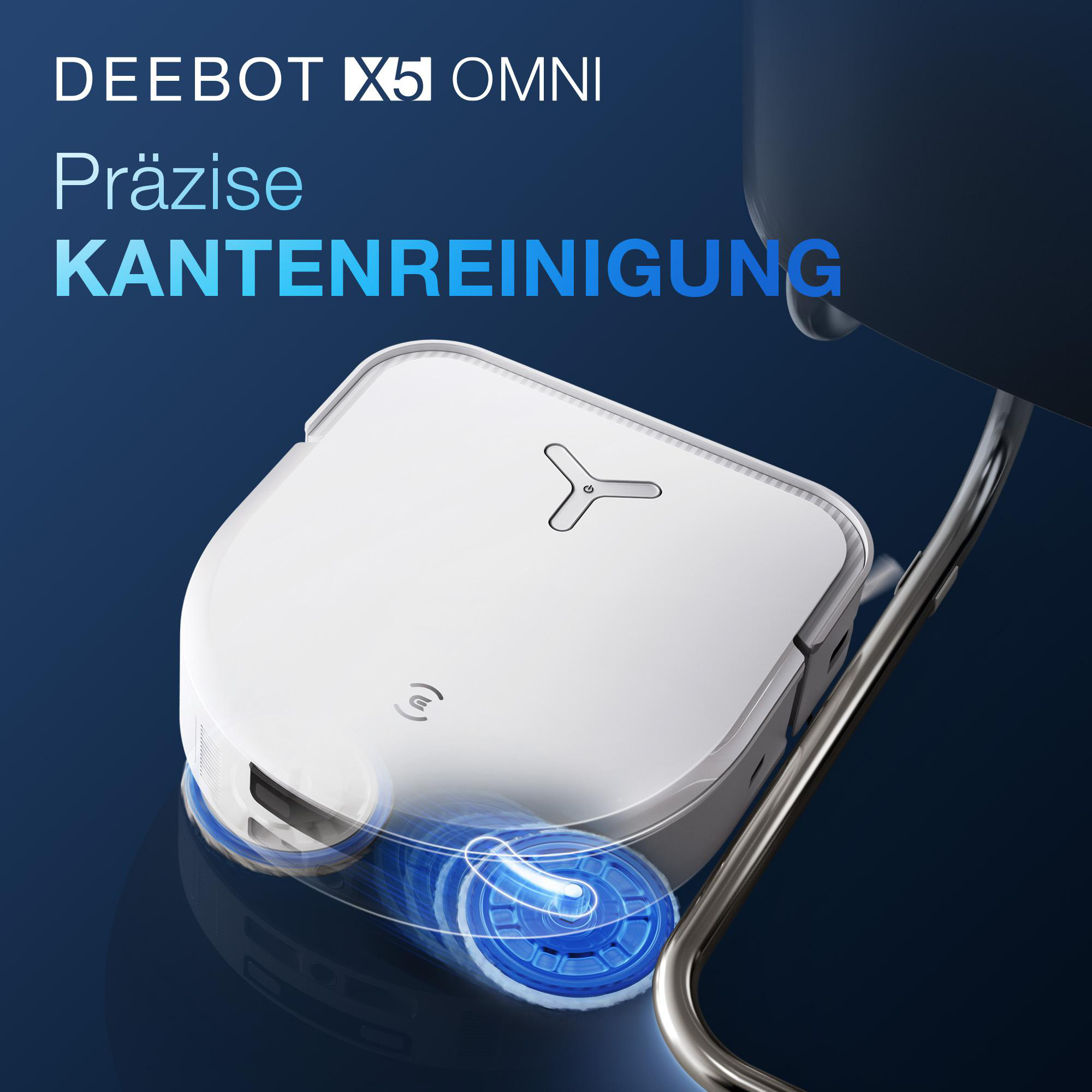 Weißer Roboter-Staubsauger mit blauen, sich drehenden Bürsten, schräge Ansicht. Blauer Hintergrund.