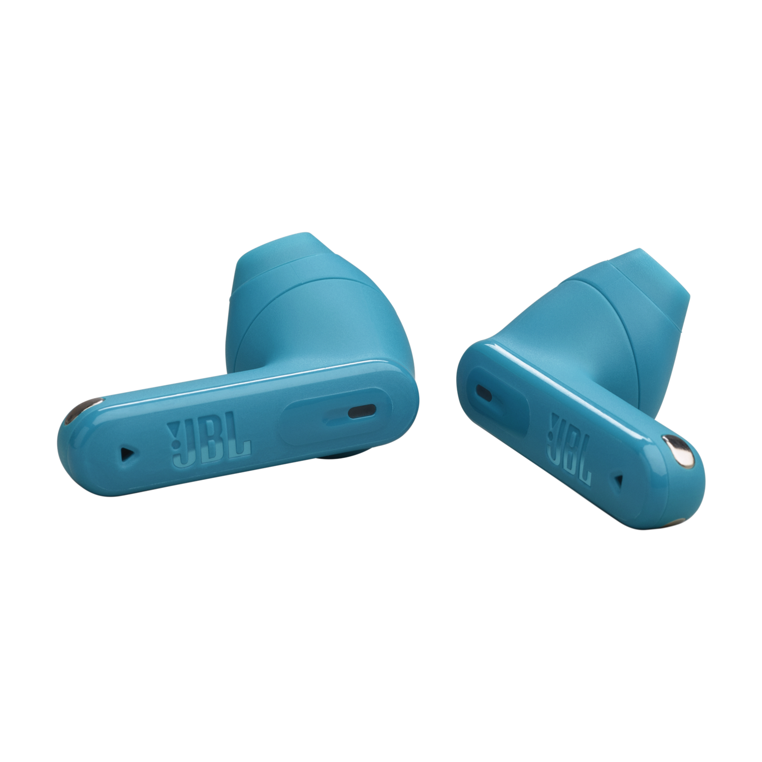 Twee turquoise JBL-oordopjes op een zwarte achtergrond. Het JBL-logo is zichtbaar.