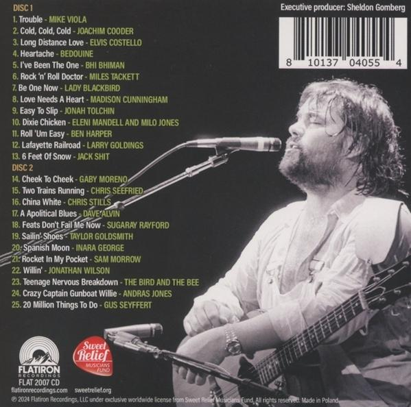 CD-Cover mit einer Titelliste und einem Bild eines Mannes, der Gitarre spielt und singt.