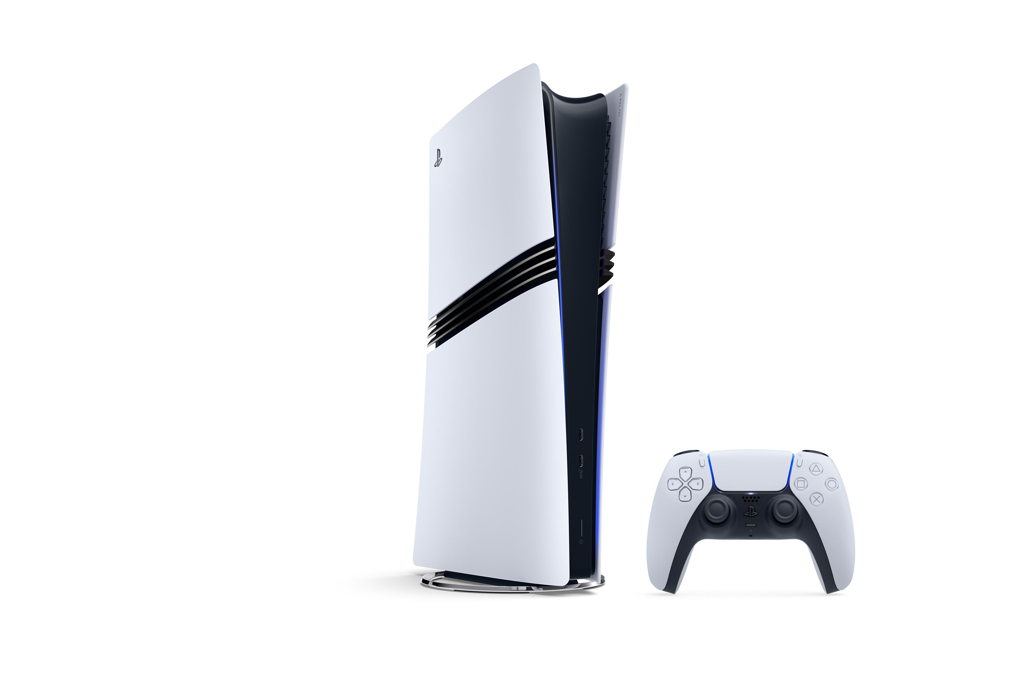 Eine weiße Playstation 5 Konsole und ein weißer Controller. Die Konsole steht senkrecht.