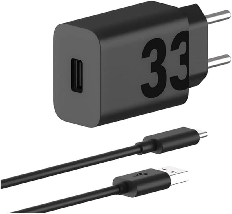 Fekete töltő USB-C porttal és töltőkábellel, rajta a 33-as számmal.
