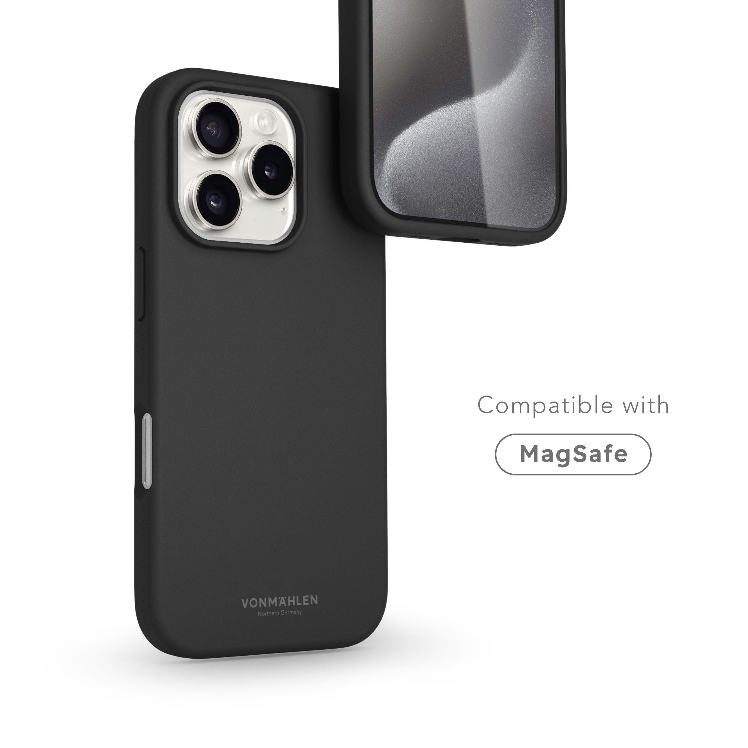 Schwarze Handyhülle mit Kameraausschnitt und weißem Text „Compatible with MagSafe“.
