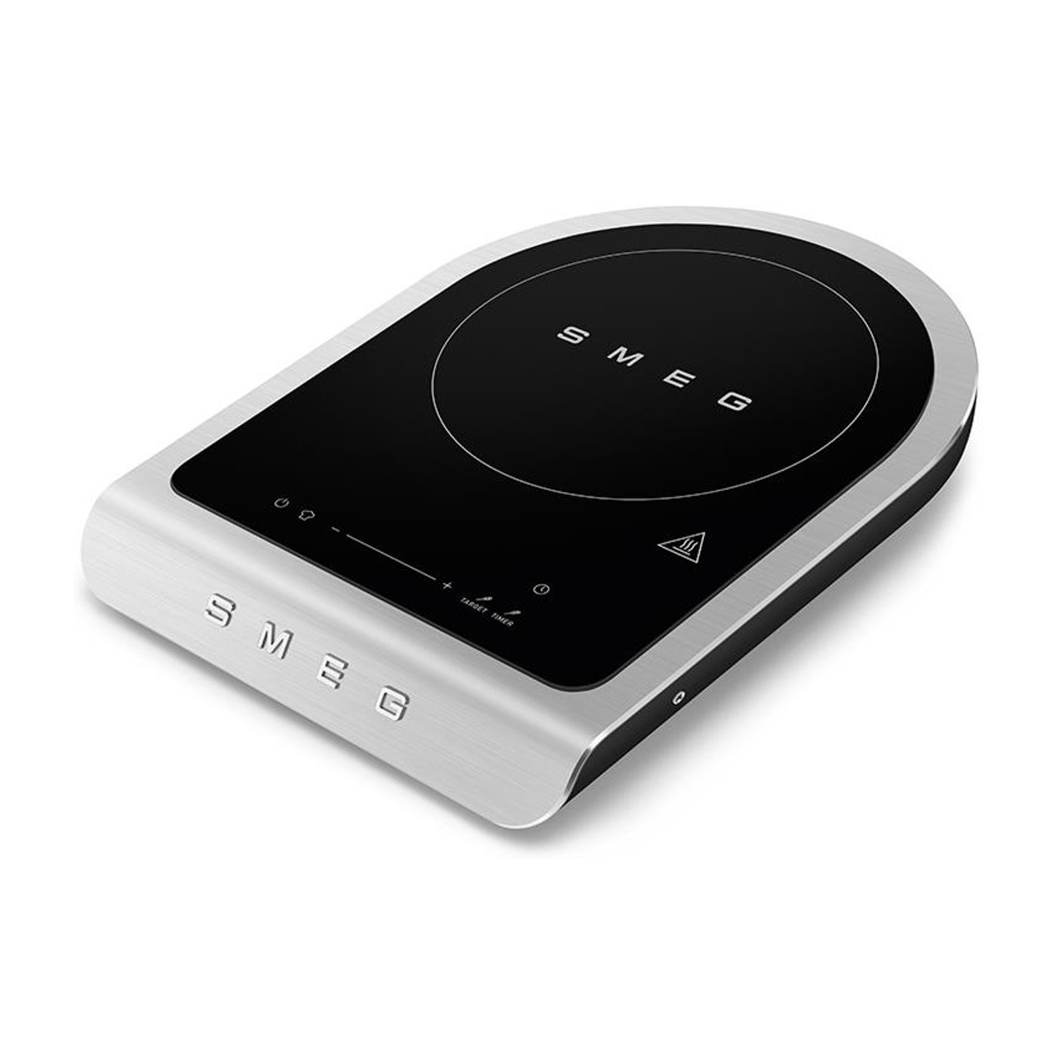 Un piano cottura a induzione SMEG argento e nero su sfondo bianco.