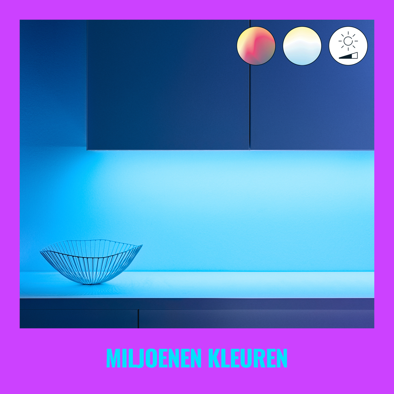 Blauwe keuken met een kom, LED-lichtstrip en kleuropties.