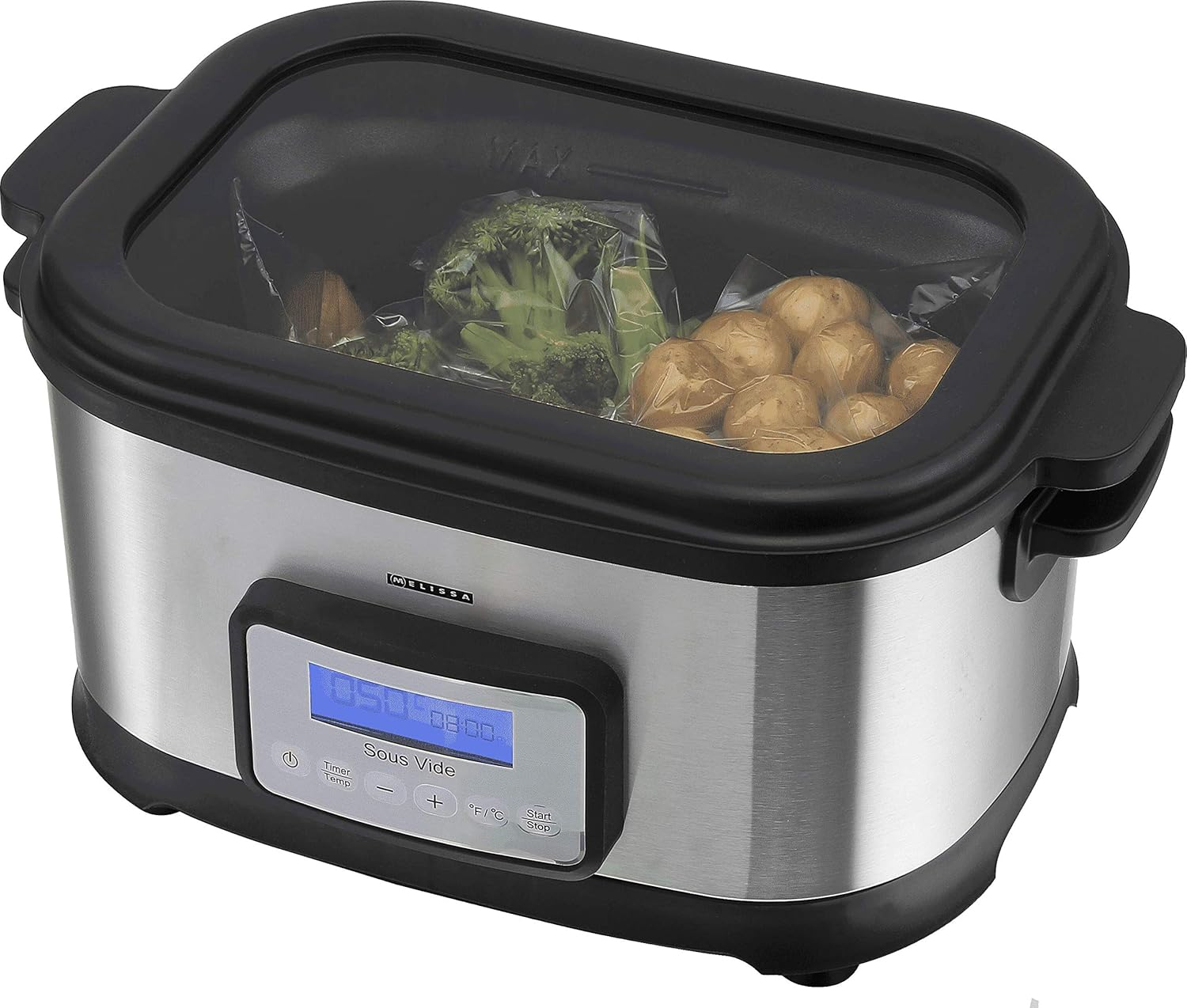 Un cuiseur sous vide en acier inoxydable avec un couvercle transparent montre du brocoli et des pommes de terre.