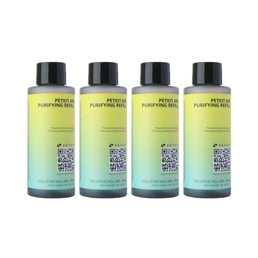 Gradyan bir arka plan ve QR kodu ile dört şişe Petkit Air Purifying Refill çözeltisi.