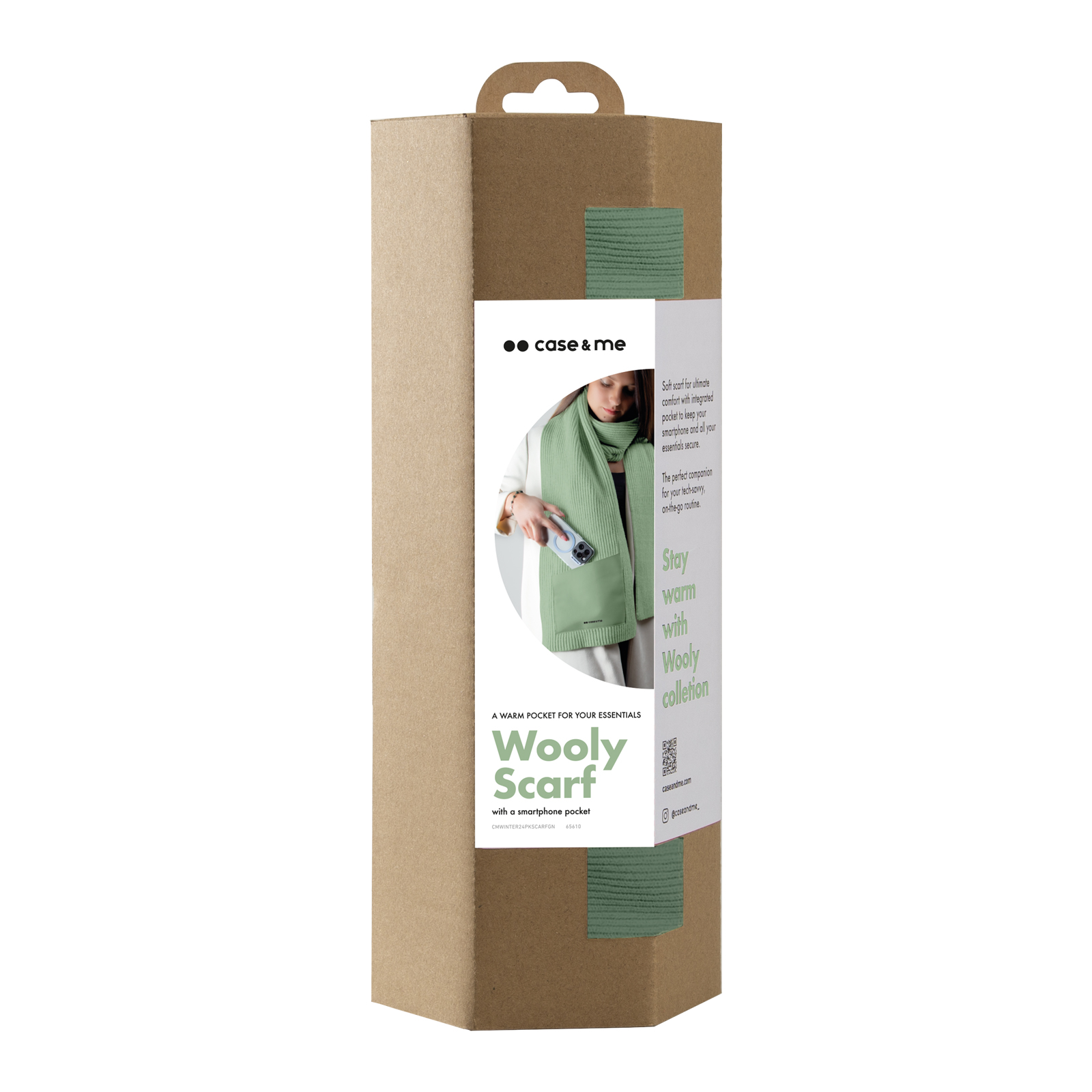 Verpackung einer grünen, warmen Schal mit Smartphone-Tasche, Case & Me-Logo.