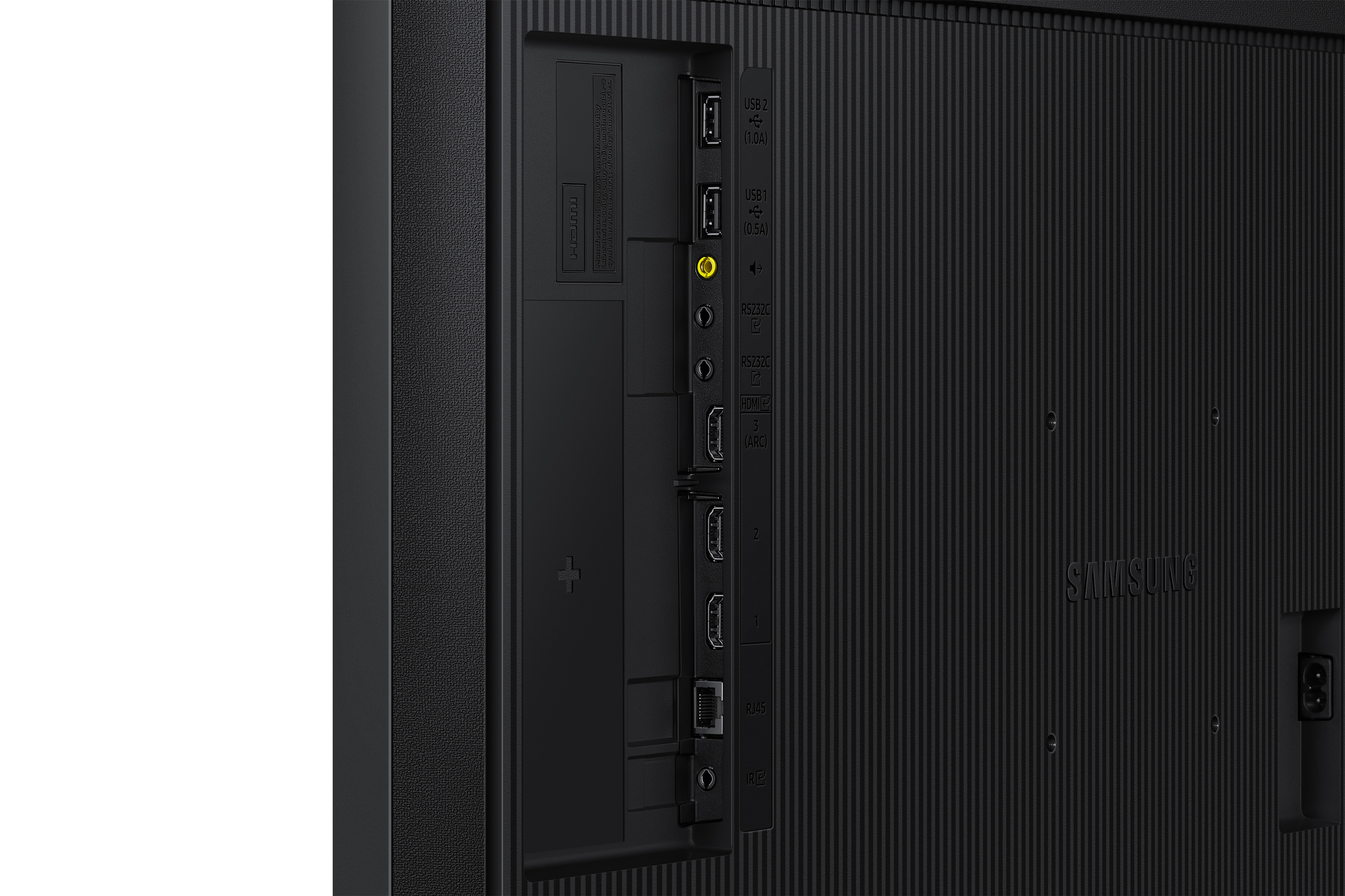 Panel trasero de un televisor negro con varios puertos, incluyendo HDMI y USB.