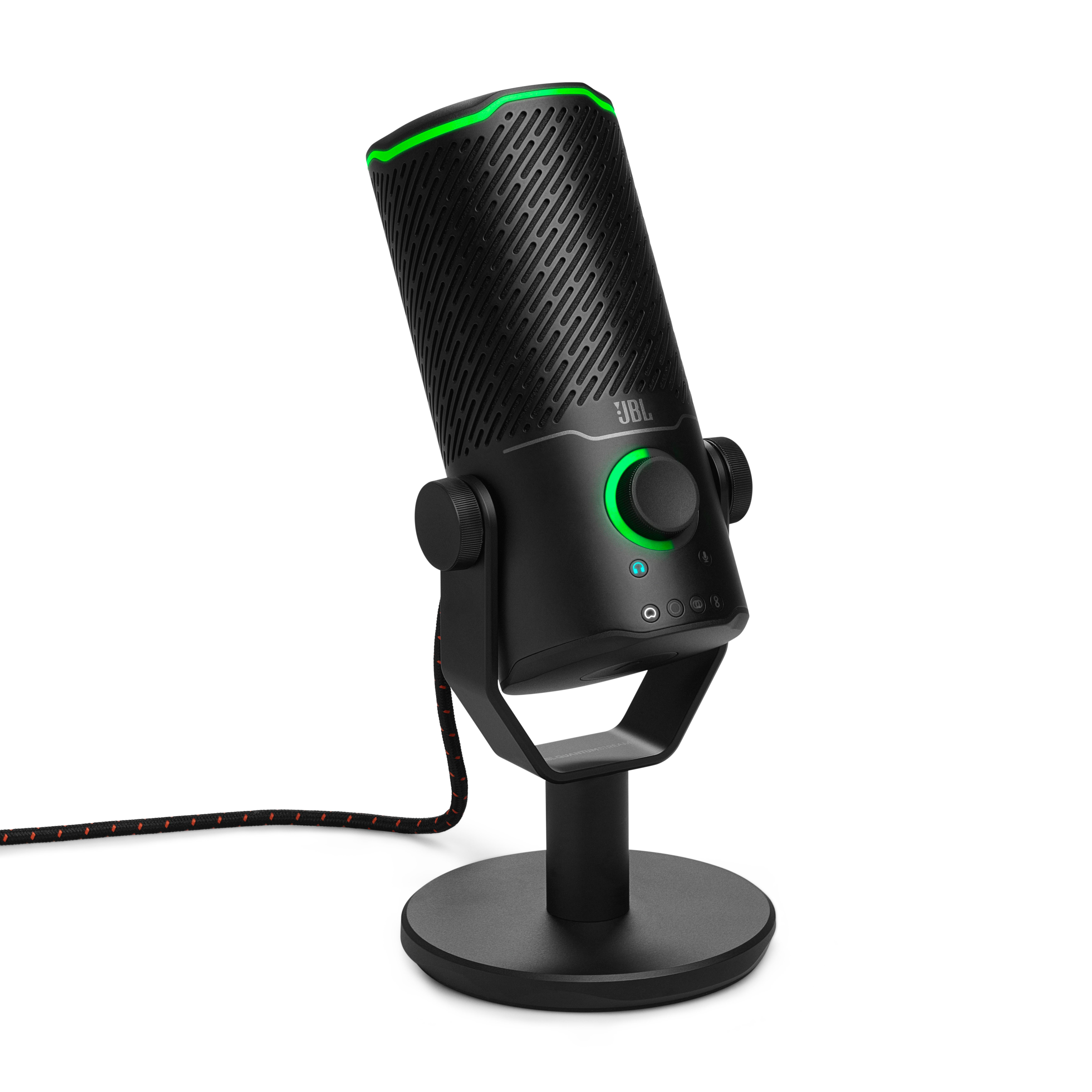 Schwarzes JBL-Mikrofon mit grünen Akzenten, rundem Sockel und schwarz-rotem Kabel vor weißem Hintergrund.