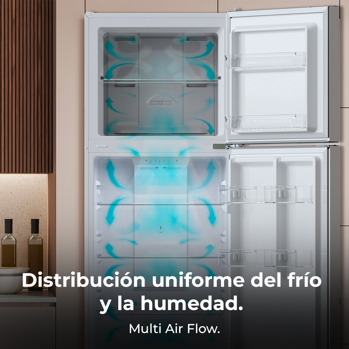 Interior de refrigerador con puertas abiertas. Flechas azules muestran distribución del aire.