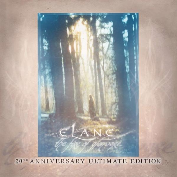 Albumcover mit einer Waldszene und einer Person im Wald.